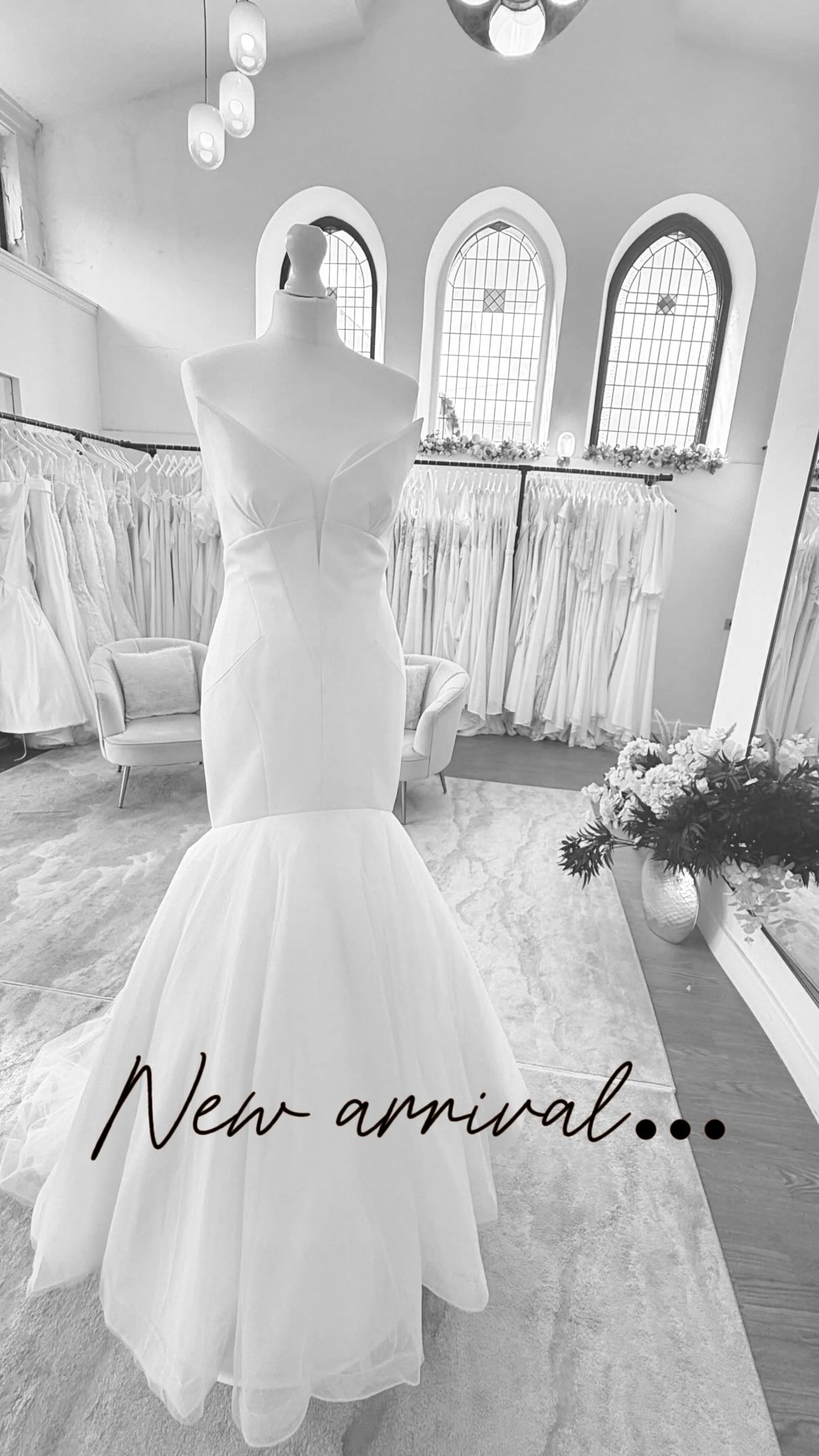 The wonderful @bykayheeleybridal has been at it again! This time designing this absolutely exquisite masterpiece! 🤩
As the exclusive stockist of Kay’s full bridal collection, we are proud to showcase her newest design here at The Bridal Box.
This one of a kind, fully customisable piece is literally brand new and isn’t available anywhere else in the country 🥰 So if you’re wanting something a little bit more exclusive then it might be time to pay us a visit 🥰
The journey of purchasing this gown doesn’t stop there, you will have your alterations done by the designer herself, plus she will work with you to customise the gown (if required). Do you love the idea of a beautiful end-to-end bridal experience, working with the designer to create your dream dress?
Look no further, your magical bridal experience starts here 💫
#new #yorkshirebridalboutique #kayheeley #newarrivals #exclusive