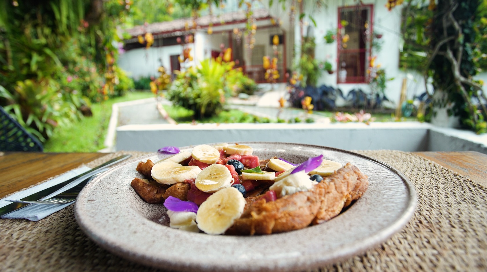 🌄🐦 Ven, observa aves y desayuna en el Paraíso. ¿Por qué no? ☕✨
En Paraíso Verde, disfruta de un delicioso desayuno rodeado de naturaleza y el canto de las aves. Captura momentos únicos mientras saboreas nuestros platillos.
¡Ven y vive un día increíble con nosotros! Reserva tu pase diario y sumérgete en la belleza del entorno. 🌿💚
ENG/
🌄🐦 Come, watch birds, and have breakfast in Paradise. Why not? ☕✨
At Paraíso Verde, enjoy a delicious breakfast surrounded by nature and the songs of birds. Capture unique moments while savoring our dishes.
Come experience an amazing day with us! Book your day pass and immerse yourself in the beauty of the surroundings. 🌿💚
#ParaísoVerde #Birdwatching #BreakfastInParadise
#ParaísoVerde #ObservaciónDeAves DesayunoEnElParaíso