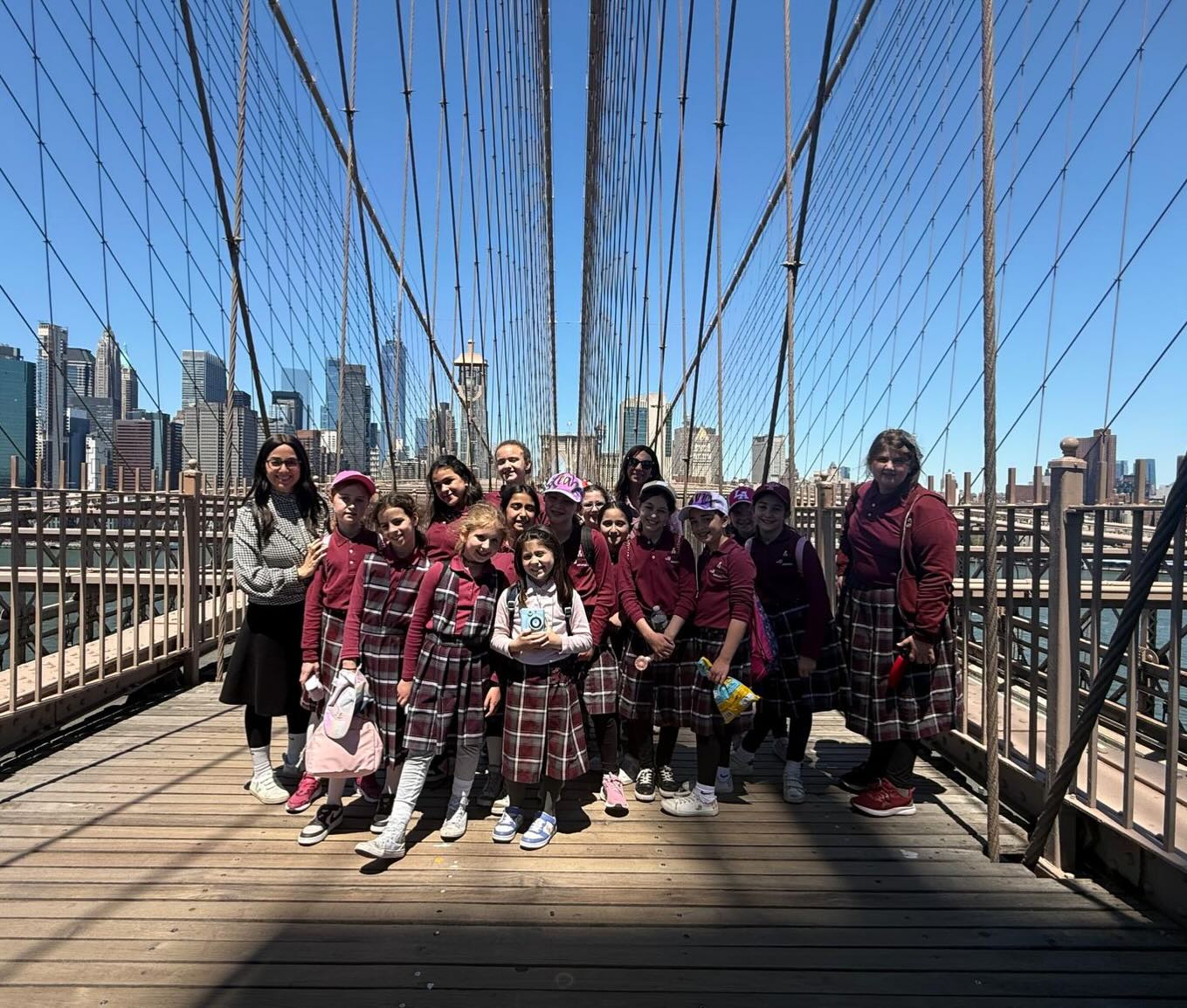 What better way to wrap up a bridge unit than by visiting one? 🌉✨
Yesterday, Mrs. Rabbanifar’s class explored the Brooklyn Bridge and got to see firsthand the concepts they learned about in class.