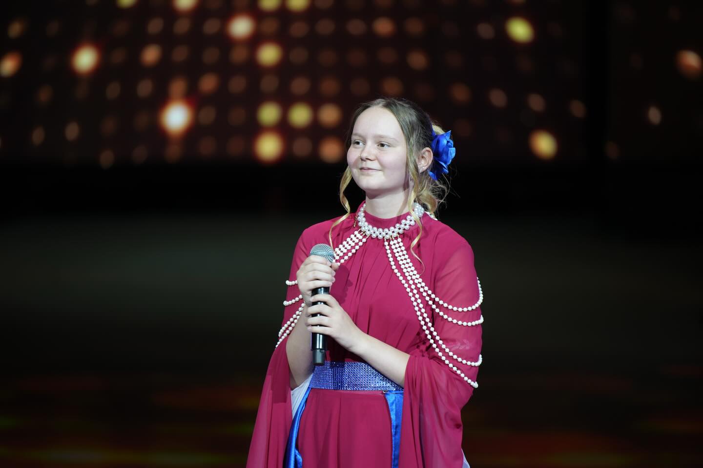 🇷🇴✨ Retour sur notre concours international en Roumanie ✨
Nous sommes très fiers de nos représentantes 🤍
🥉 Dans la catégorie des chansons turques Romane a remporté une belle 3ᵉ place.
🌍 Manon a représenté notre pays dans la catégorie internationale avec talent et passion. 🎤
Bravo à elles pour cette magnifique aventure et pour avoir porté haut les couleurs du Festival des cultures et des langues 🇫🇷 ❤️✨
#FestivalDesCulturesEtDesLangues #Roumanie #ConcoursInternational #ChansonTurque #International Fierté
