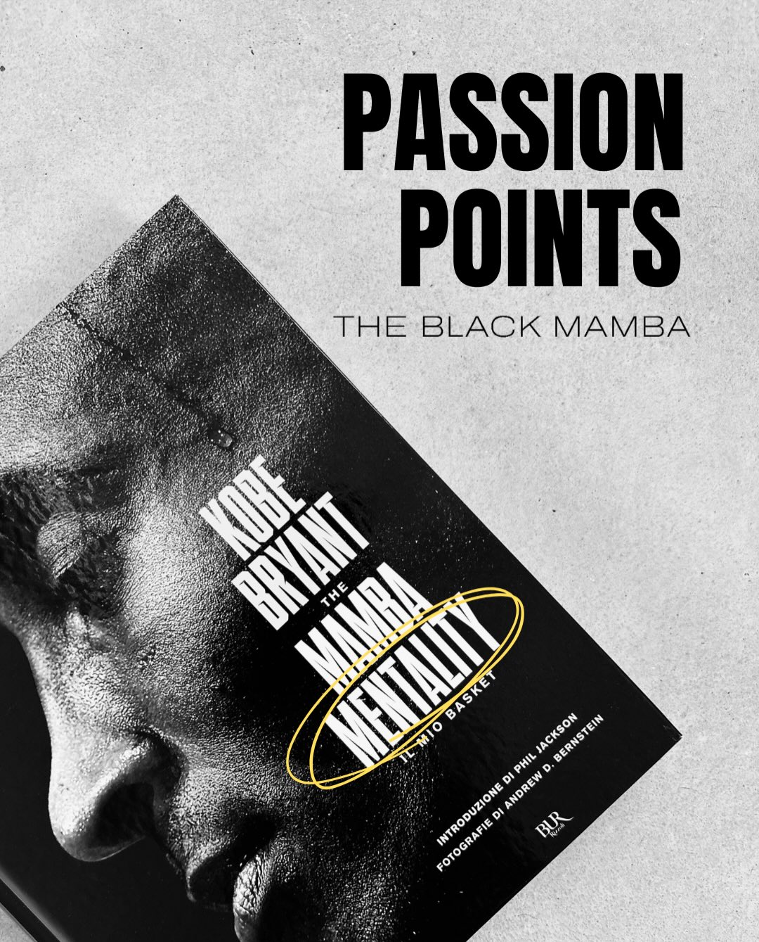 Molti vedono i 5 anelli NBA, i 60 punti all’ultima partita, la magia della bacheca.
Pensano sia “prodotto”. Pensano sia talento puro.
Ma la Mamba Mentality di Kobe Bryant non era uno slogan motivazionale: era un framework ingegneristico applicato alla performance.
Mentre gli altri si allenavano, Kobe scomponeva un singolo movimento di piedi in 50 varianti micro-scopiche.
Studiava i millesimi di secondo in cui il difensore batteva le ciglia per capire quando attaccare.
Nel business funziona esattamente allo stesso modo.
Il “prodotto” straordinario ti fa fare una buona stagione.
Ma per costruire una Legacy immortale serve la cura maniacale del micro-dettaglio operativo.
La precisione chirurgica non si improvvisa: si mappa, si standardizza, si allena quando i riflettori sono spenti.
Se la tua struttura aziendale non regge il peso del tuo talento, stai solo rimandando l’uscita di pista.
K is for Kobe.
#MambaMentality #KNTNR #ProcessEngineering #BusinessArchitecture #Scalabilità