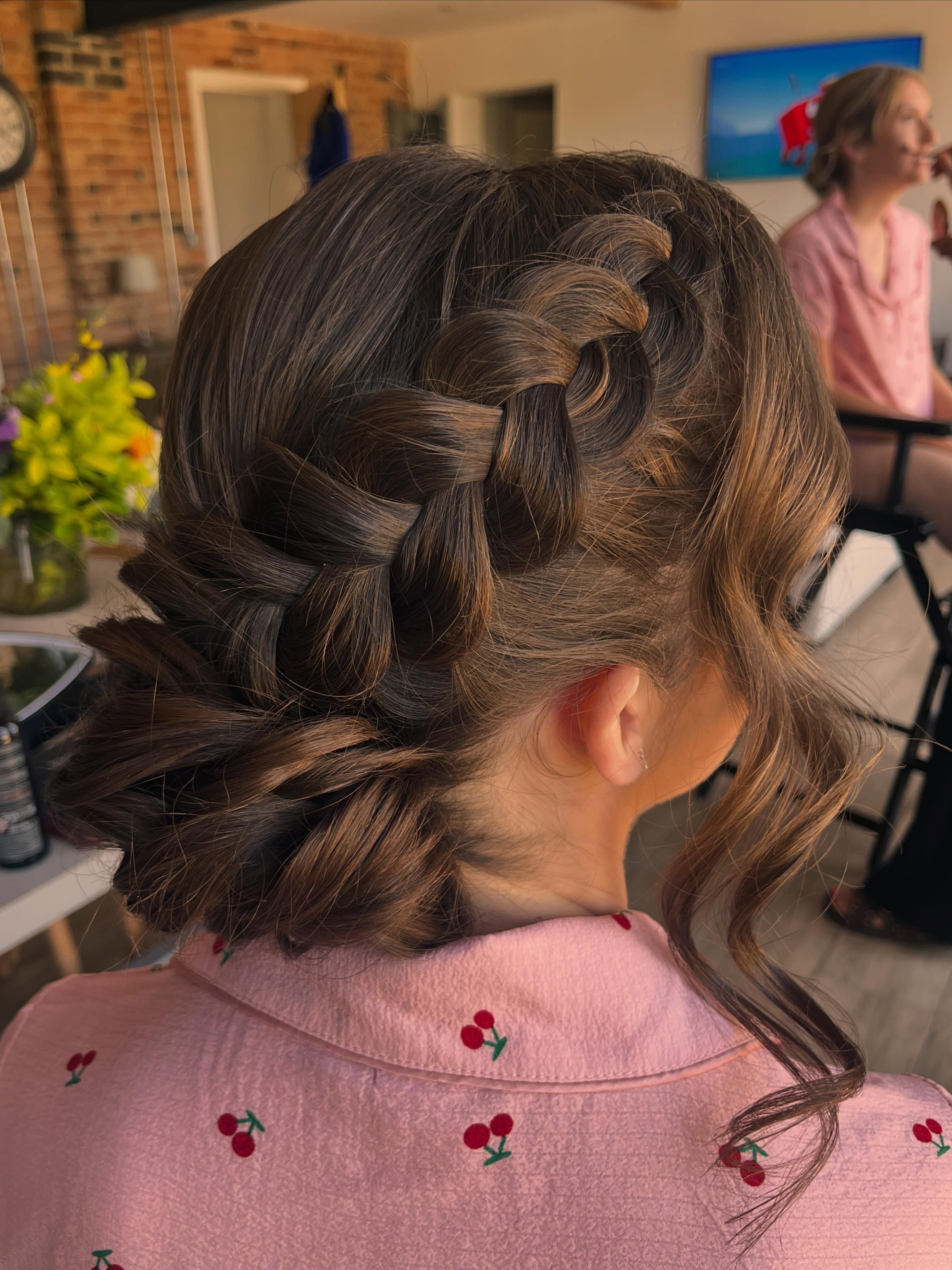 Always something fancy about a statement braid
💌 2026 full until September
Taking bookings for 2027
Enquire on my website
Link in my bio ❤️
#weddinghairleicestershire #leicesterweddinghair #weddinghairstylistleicestershire #bridalhairstyle #bridehairleicester
