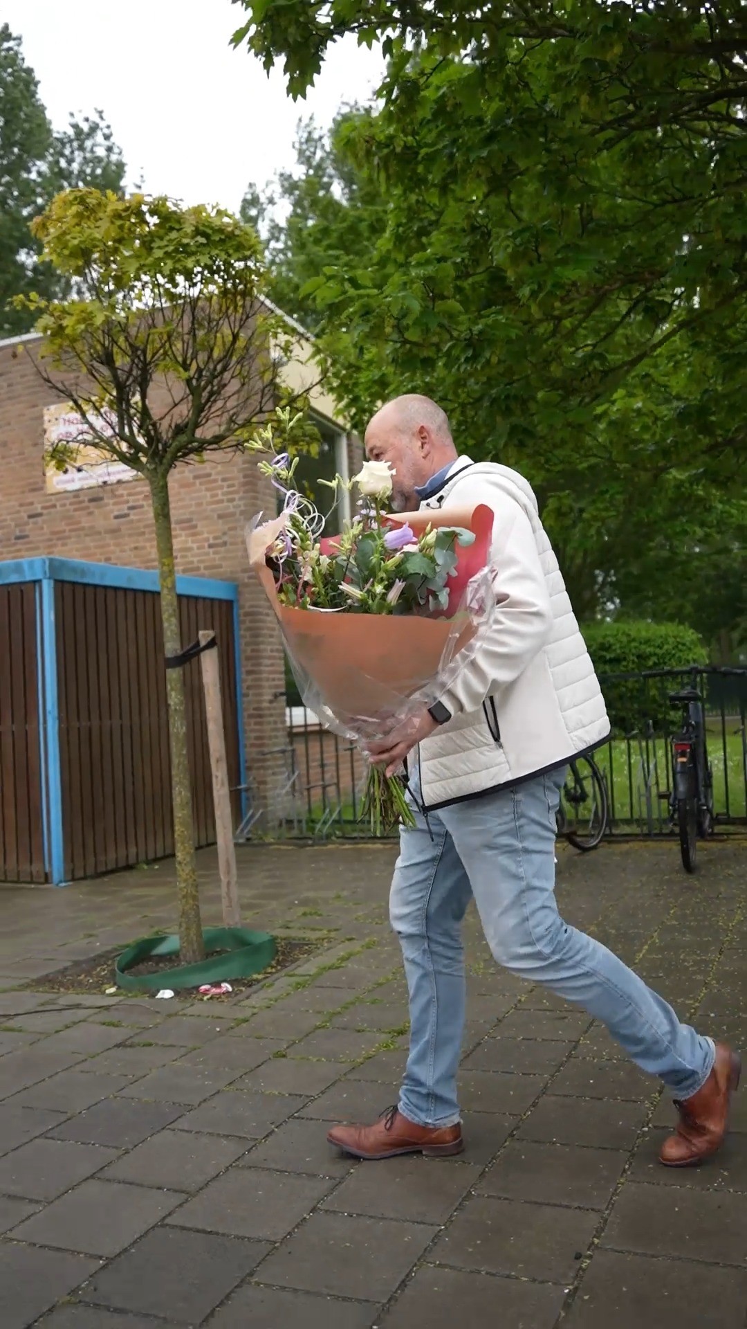 Thomas is nog maar kort onderdeel van ons team en laat nu al geweldige inzet zien.
Daarom verrassen we hem als Medewerker van de Maand met een bonus van €100 💪
-
#FSOBV #trotsoponsteam #waardering