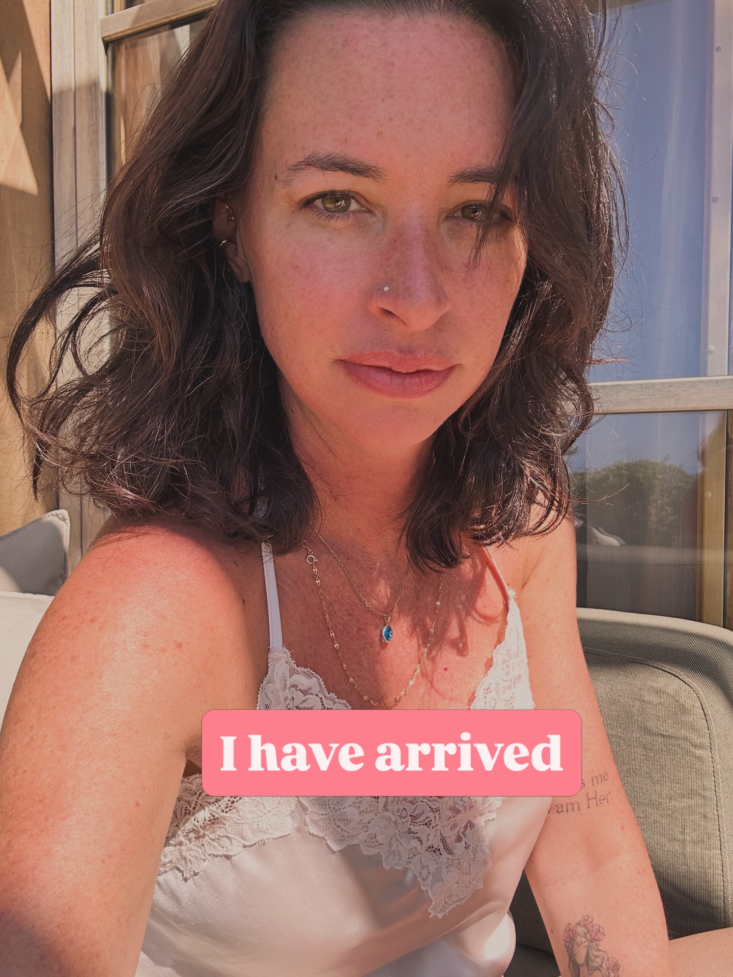 The Queen has emerged from her own shadows. Finally free to step fully into her light, her power and her service to humanity. 👑✨🌅
This is for all my divine feminine counterparts who are struggling with doubts, fears, limiting beliefs or a need for safety. ⛓️💥
It is time- the planet needs us,
our gifts and our unique healing abilities. It is possible to step into our missions with confidence and a quiet knowing that we are safe, powerful, very much needed and wanted. 🐦🔥💥🌹
Share with your siStars and divine masculine if this resonates. 💫 Follow @i.am.aurorarose for more
Aurora Rose // Queen Aurora 🌹xo