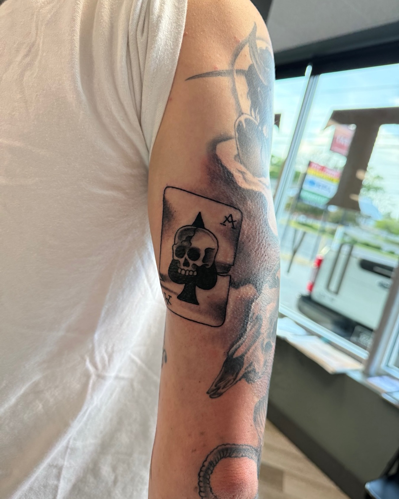Playing card done by Ty
@tyhigginstattoo
To Book With Ty
Request an Appointment at
TitanTattooNashville.com