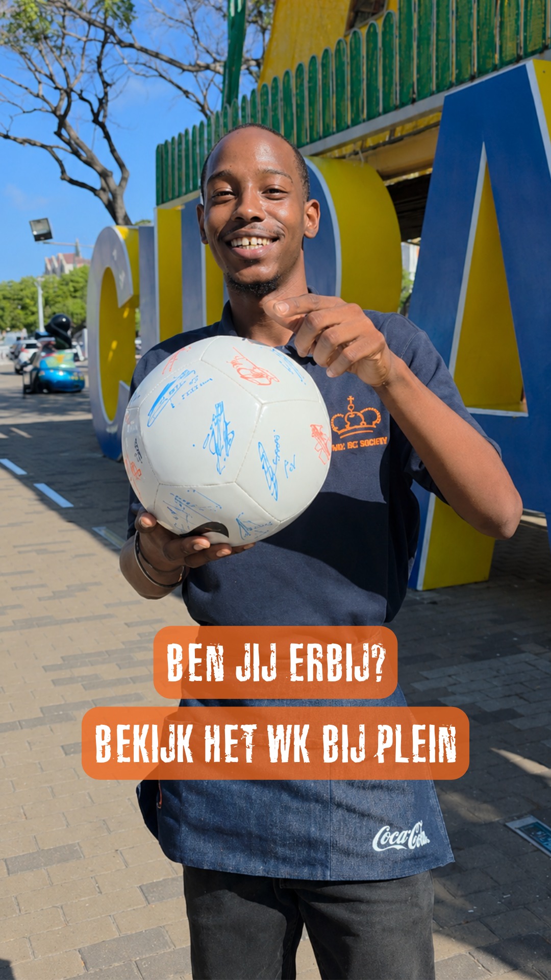Bosnan ta kla pa e WK?! ⚽️
Plein Café Wilhelmina is dé place to be om alle WK-wedstrijden live te kijken!
Groot scherm, ijskoude biertjes, cocktails, snacks, verkoelende fans en een sfeer die je gewoon moet meemaken!
Van het eerste fluitsignaal tot de laatste minuut beleef je het WK zoals het hoort, samen bij Plein.
Nos ta wak bo na Plein!
#pleincafewilhelmina #wilhelminaplein #punda #willemstad
Plein Café Wilhelmina ligt aan het Wilhelminaplein in Curaçao en heeft het gezelligste schaduwrijke terras van Punda. We hebben meer dan 50 ijskoude (speciaal) biertjes, de lekkerste daghappen en we zenden alle belangrijke sportwedstrijden uit op groot scherm. Iedere donderdag tm. zaterdag hebben we Happy Hour van 17.00-18.00