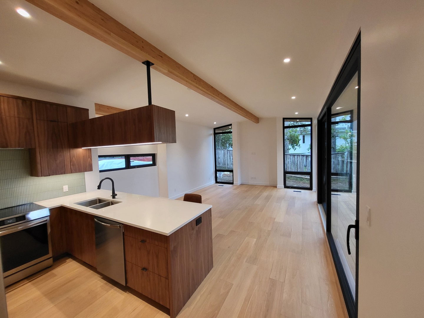 New lighting, new feel. ✨
Swipe to see our latest residential lighting install in Victoria the kind of work we love doing and the kind of result homeowners love coming home to.
From fixtures to full electrical upgrades, we handle it all. Licensed, local, and proud of every job we complete. 💪
📞 1-250-277-3588 | Link in bio for a free quote
#VictoriaBC #LangfordBC #FourPeaksPower #ResidentialLighting #HomeLighting #ElectricalContractor #VancouverIsland #HomeImprovement #LightingInstall #LocalBusiness #VictoriaBCLocal #ElectricianLife #CurbAppeal #HomeRenovation #LicensedElectrician