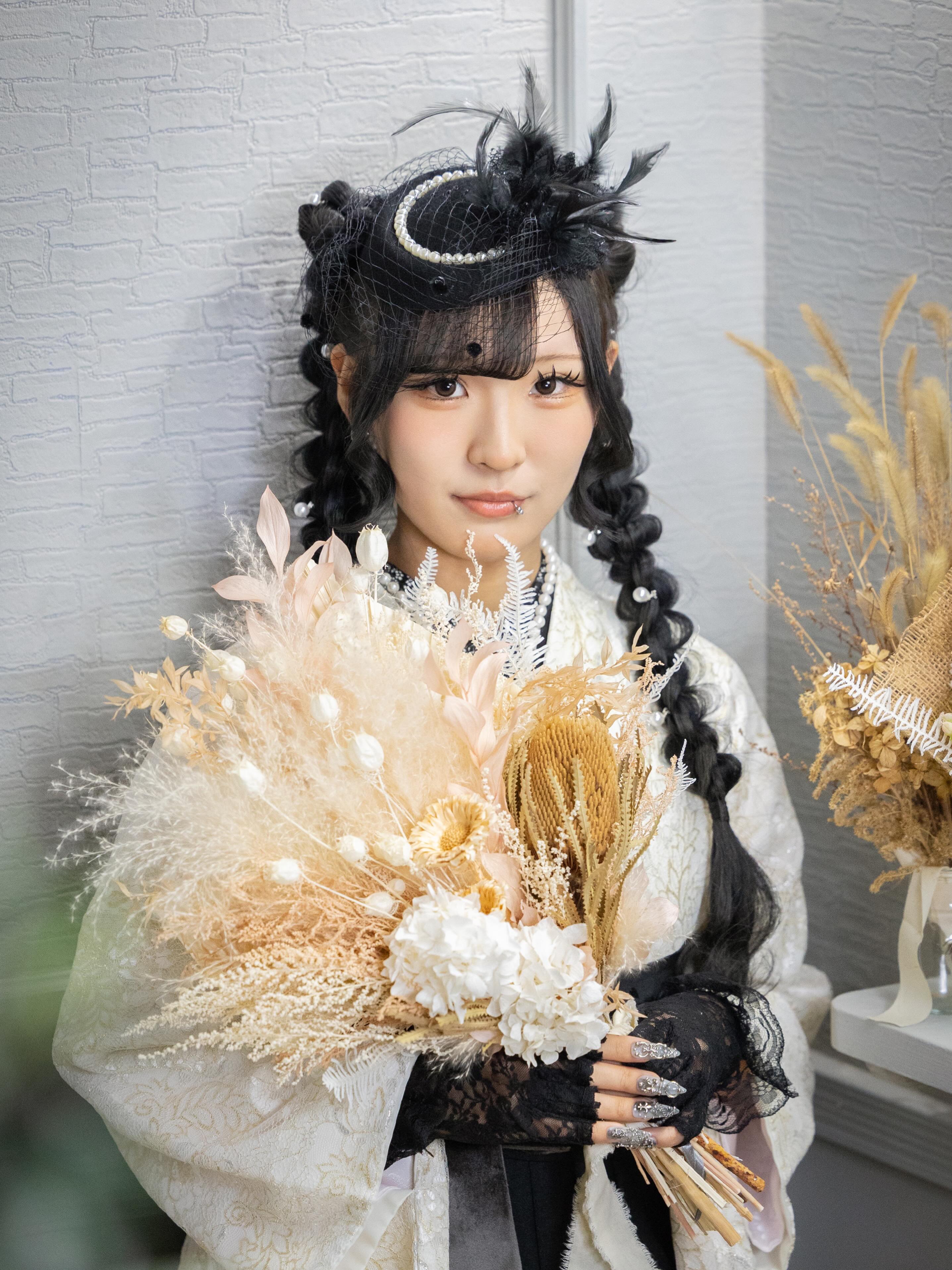 卒業式袴衣装の前撮りおめでとうございます㊗️すごくオシャレですねー
ブライダル青木
#袴#袴衣装レンタル #袴衣装かわいい #袴衣装レンタル受付中 #袴衣装前撮り