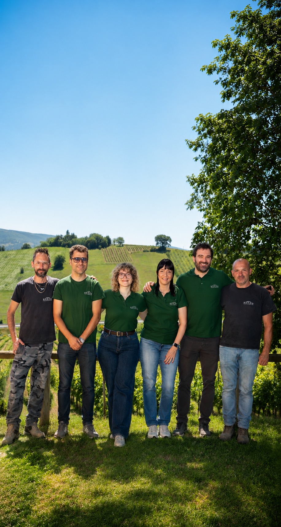✨ Cantine Aperte 2026: due giornate indimenticabili! 🍷🎶
Tanto divertimento, musica, sorrisi e incontri hanno reso speciale questa edizione di Cantine Aperte. Un'occasione preziosa per aprire le porte della nostra realtà, raccontare chi siamo e condividere la passione che ci accompagna ogni giorno.
Dietro ogni singola etichetta ci sono volti, storie, sacrifici e un lavoro quotidiano fatto di dedizione e cura. Grazie a tutti coloro che hanno scelto di trascorrere del tempo con noi, brindando insieme e scoprendo il valore che si cela dietro ogni bottiglia.
✨ Cantine Aperte 2026: two unforgettable days! 🍷🎶
Fun, music, smiles, and great company made this edition of Cantine Aperte truly special. It was a wonderful opportunity to open our doors, share our story, and showcase the passion that drives us every day.
Behind every label lies a world of faces, stories, dedication, and hard work. We are grateful to everyone who joined us, raised a glass with us, and took the time to discover the commitment and care behind every bottle.
We leave these two days with unforgettable memories, new connections, and renewed enthusiasm for what we do. See you at the next edition! 🍇🥂
#cantineaperte2026 #CantineAperte #borgopaglianetto #verdicchiodimatelica #vinoitaliano #matelica #organic #madeinitaly #winelovers
