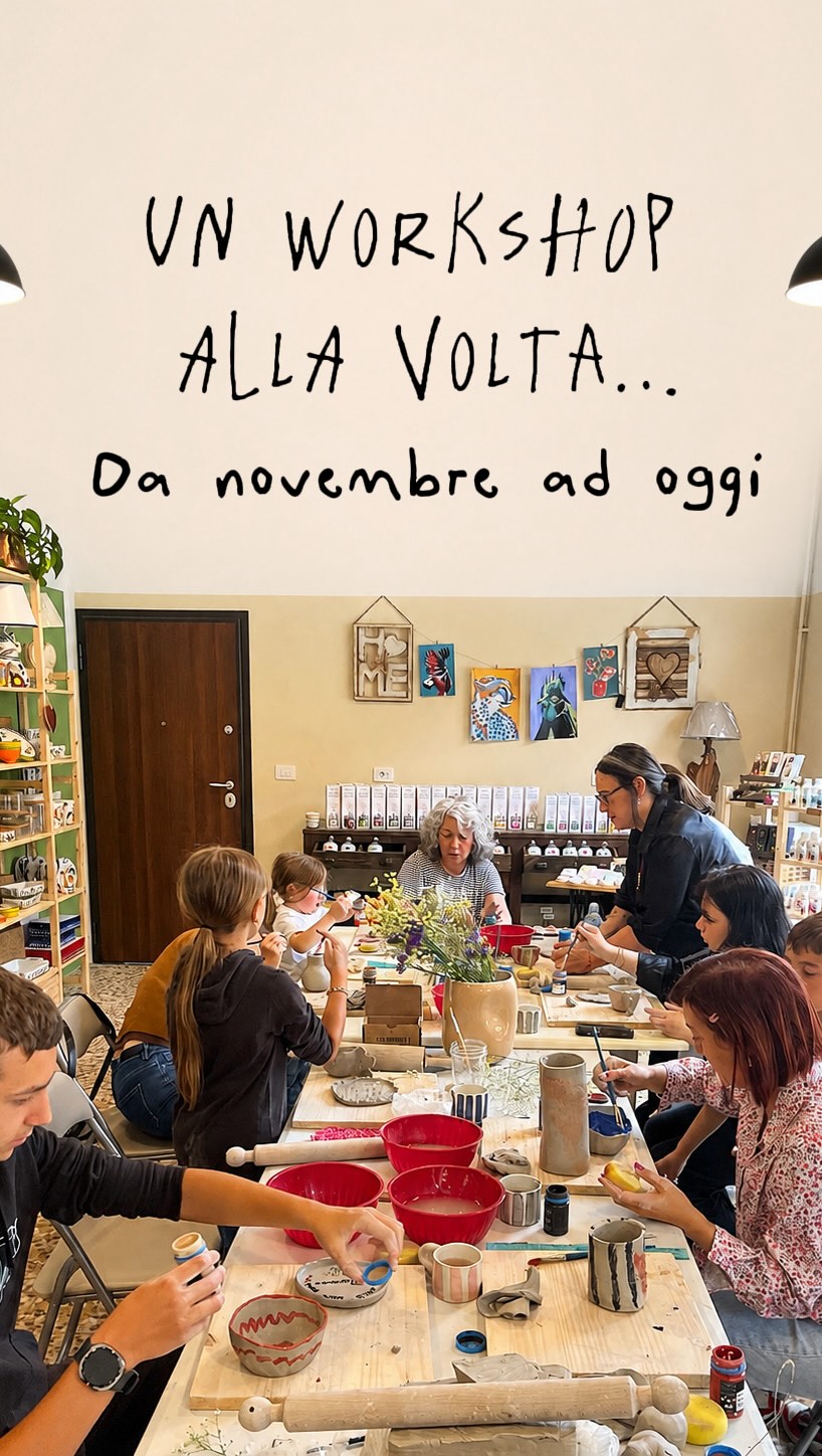 Un workshop alla volta, abbiamo costruito qualcosa di speciale. ✨
Da novembre a oggi, questo spazio si è riempito di creatività, condivisione, nuove amicizie e tantissimi progetti realizzati insieme.
Grazie a tutte le persone che hanno partecipato e a tutte le altre esperienze che abbiamo vissuto in questi mesi. ❤️
Un grazie speciale anche a chi ha condiviso il proprio talento, il proprio tempo e le proprie competenze, rendendo possibile tutto questo:
@terraferma_ceramiche @emanuela.giaccaria @selva.domestica @nodolento @gf_handmadee @courtesia.laboratorionaturale @musanatura.jewels @robertaribotta
I workshop si prenderanno una pausa estiva per tornare a settembre con tante novità, nuove idee e nuovi momenti da condividere.
☀️ Ma il negozio resta regolarmente aperto per tutta l’estate e vi aspetta come sempre.
E prima della pausa c’è ancora un ultimo appuntamento:
🏺 Workshop di ceramica – 20 giugno.
Grazie per aver fatto parte di questo percorso. Ci vediamo presto… e a settembre si ricomincia!