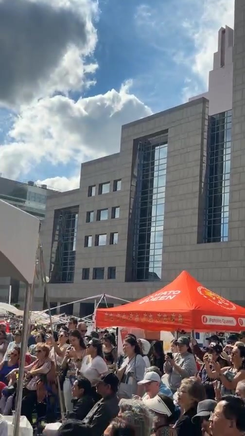 Just a little walk around the festival to show you what Day 2 at Taste of North York looks like. 💛
Everywhere you turn, there’s something happening—delicious food, incredible performers, local businesses, community groups, volunteers, and families making memories together.
This is more than a festival. It’s community in action.
📍 Mel Lastman Square
#TasteOfNorthYork #NeighbourLink #CommunityStrong #northyork