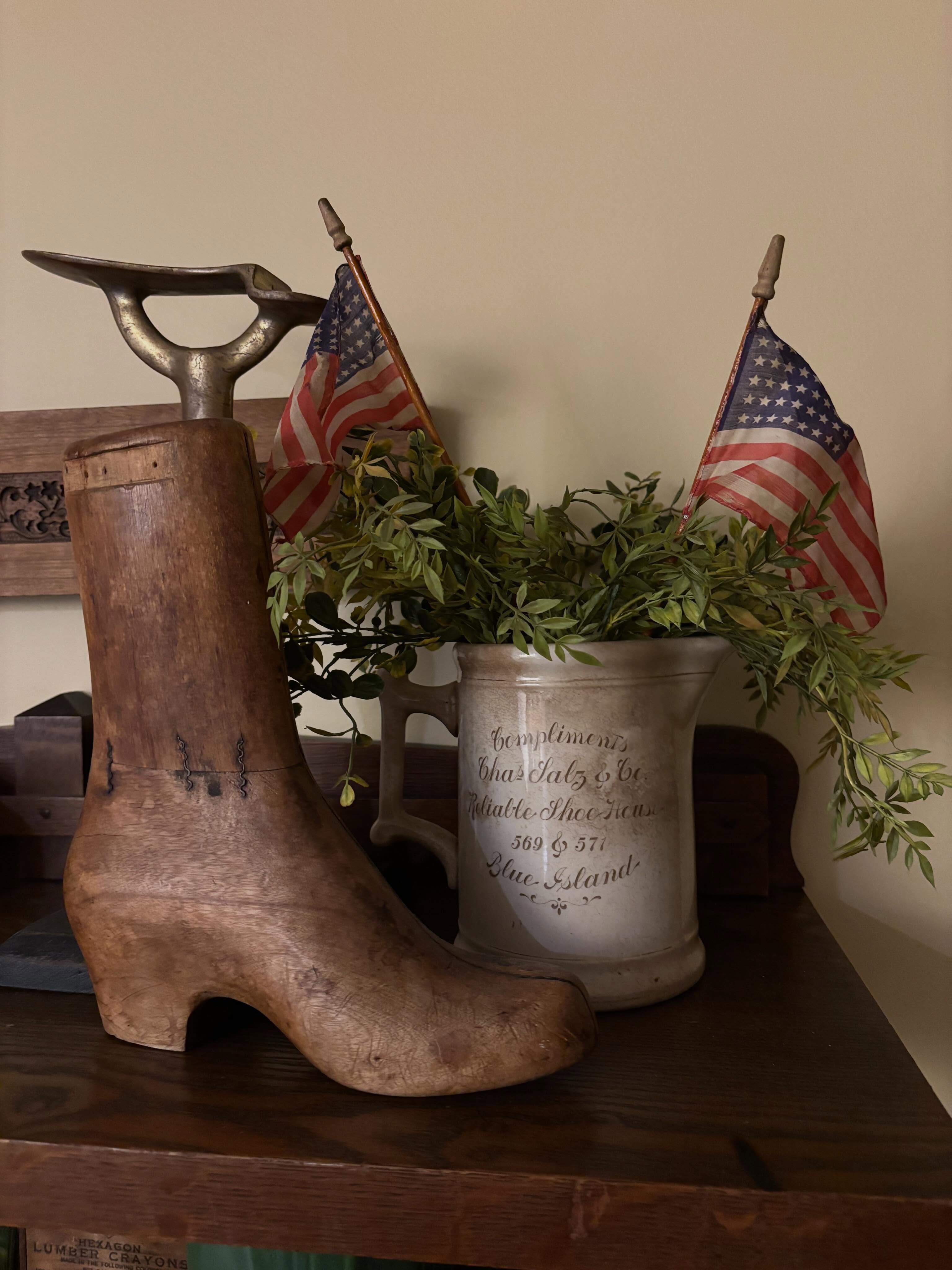 Got my Fourth of July decor up! LOL #junkismylife #fourthofjuly #250thanniversary #vintagedecortour #welcomehomevintagetour