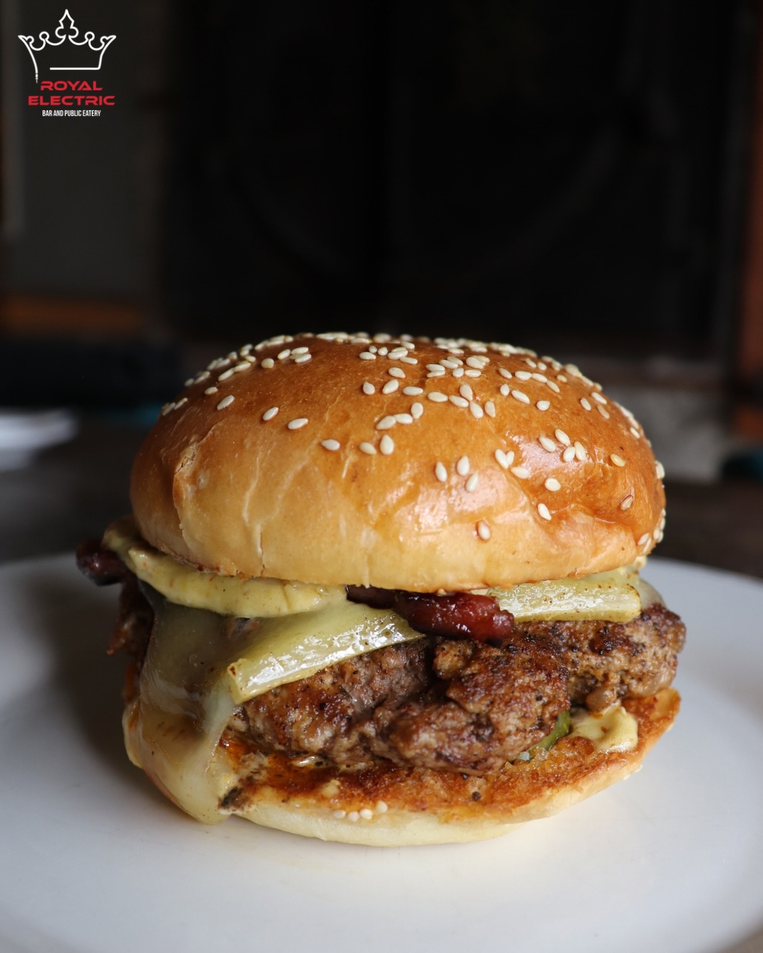 🍔 Join the Ultimate Burger Battle Crawl! 🍔
The Ultimate Burger Battle, presented by Elinesky Schuett Private Wealth of RBC Dominion
Securities, is serving up something special, and you’re invited.
🗓Saturday, June 20 from 1:15 to 4:45 pm.
Start the crawl at the official launch site: @speedyautoservice_guelph🚗💨
Then taste your way through Guelph’s best:
🍔 @thewoolypub
🍔 @royalelectric
🍔 @miijidaa
Enjoy complimentary drink pairings at each stop from@royalcitybrew @wellingtonbrewery
@johsleemanandsons @sleemanbeer
✨ Support local, celebrate downtown Guelph, and help fund food insecurity initiatives across
Guelph, Wellington, and Dufferin.
🎟 Get your tickets today: https://unitedwayguelph.com/ultimateburgerbattle/
#UltimateBurgerBattleGWD #UnitedWayGWD #SupportLocal #RoyalElectric #DowntownGuelph