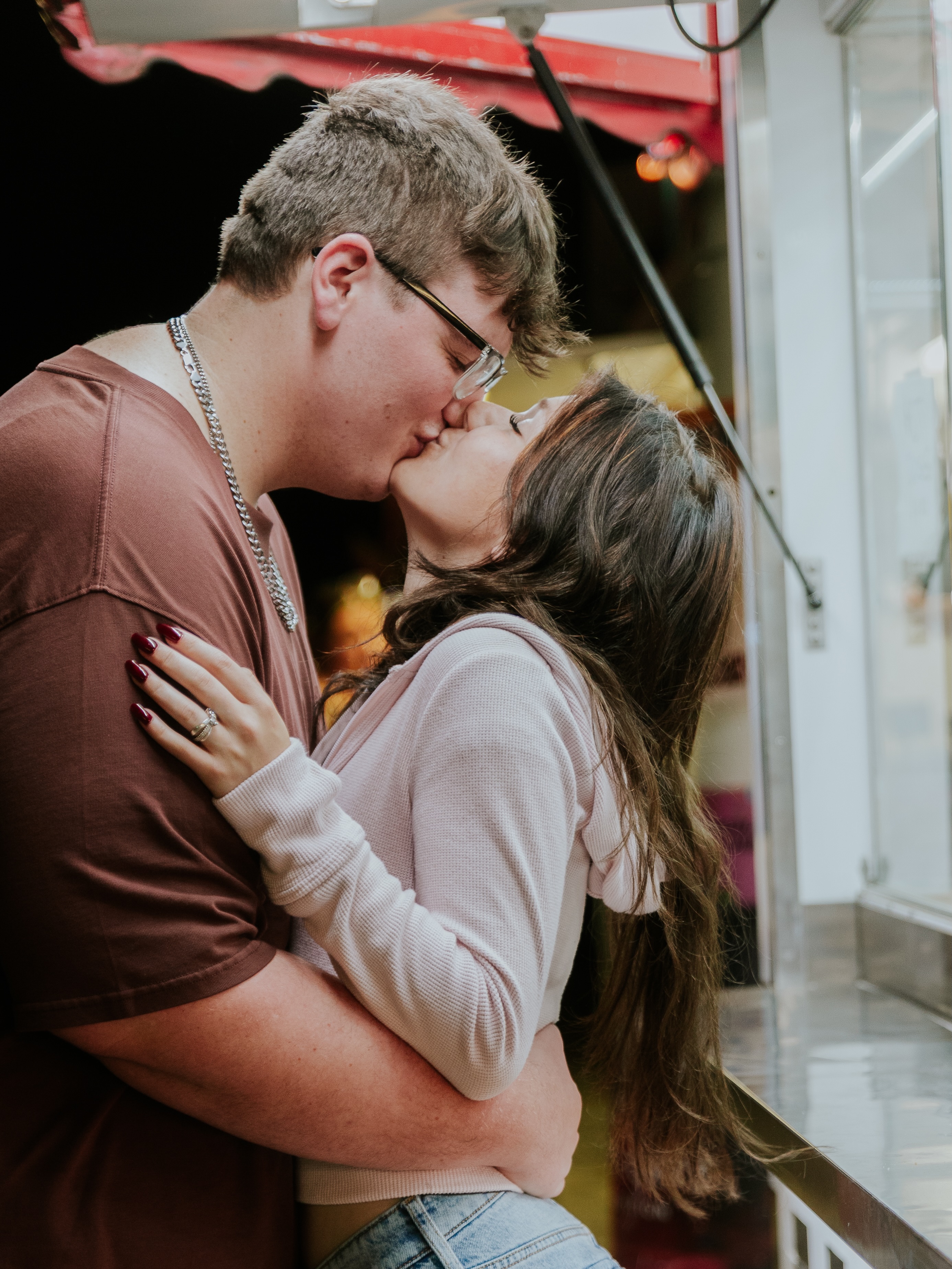 Fair season is slowly creeping up on us… 🎡✨
Late nights, fried food, carnival lights, and photos that feel like summer forever 🥰
If you’ve been dreaming about a fair session with your favorite person, this is your sign to get it scheduled! 🤍
Let’s wander the fairgrounds, play games, eat way too much fair food, and capture the kind of memories that feel straight out of a movie. 🎥 🍿
Message me to book your fair session! 🎟️
#ohiophotography #fairphotography #couplephotographer #ohiophotographer #countyfair
