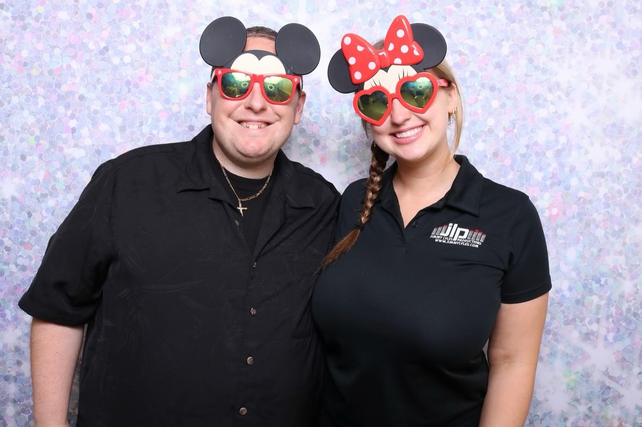 Wrapping up Friday night celebrating the St. Martin de Porres 8th Grade Class of 2026! 🎓🎉 We had an absolute BLAST with our friends at Anthony’s Catering in Hopewell, keeping both the kids and parents on the dance floor all night long. And my favorite part was seeing so many families we’ve celebrated with over the years—a bunch of their older sisters had Sweet 16s with us—and now we celebrate their younger brothers and sisters who are graduating 8th grade. Time flies!
Check out more photos at JimmyLyles.com and give us a call to bring the fun to your next school dance, graduation or special event! @anthonyscatering @alli.bie @eloiselauricella_23
#StMartinDePorres #SchoolDance #GraduationCelebration #HudsonValleyDJ #JimmyLyles