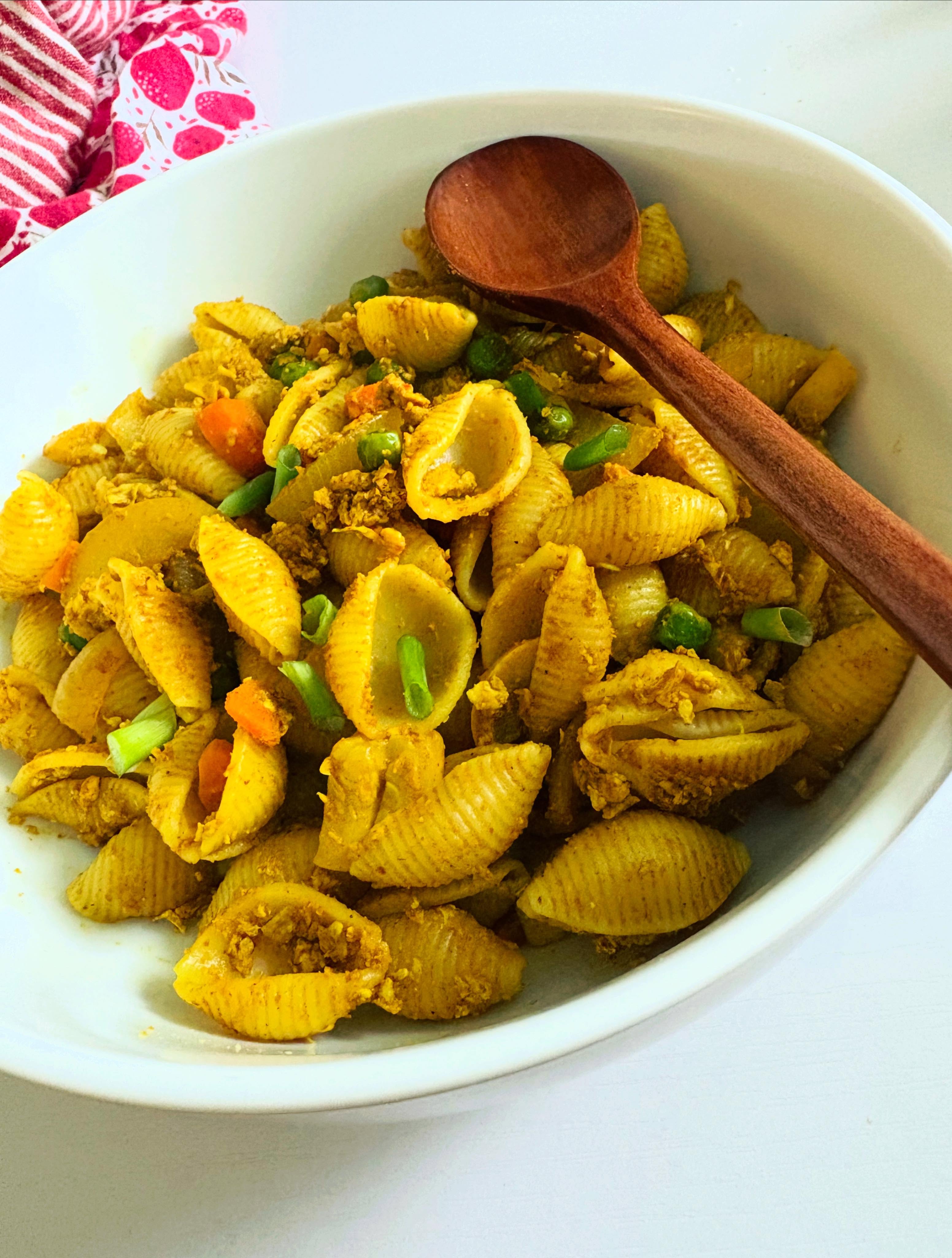 This is the Bangladeshi yellow pasta from @shereshe , complete with wooden spoon! I’ve adjusted it slightly because I had frozen peas, raw carrots and a random yellow squash. Yum.
#Cooking #Pasta #Beryl #UseAllTheVeg