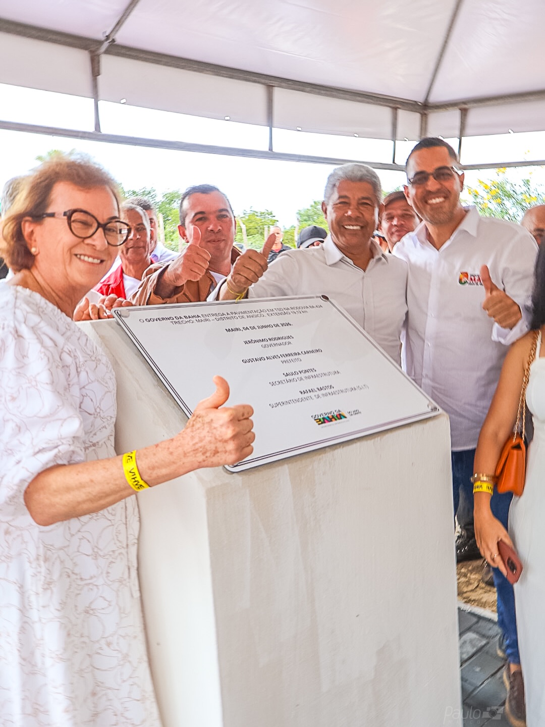 Estrada boa é mais dignidade e desenvolvimento chegando no interior! 🛣️✨
Aqui no distrito de Angico, a pavimentação da BA-424 já é realidade. Um sonho antigo do povo que agora se transforma em mais segurança, mobilidade e oportunidade.
Obrigada, Governador!
Seguimos levando desenvolvimento para toda a Bahia.