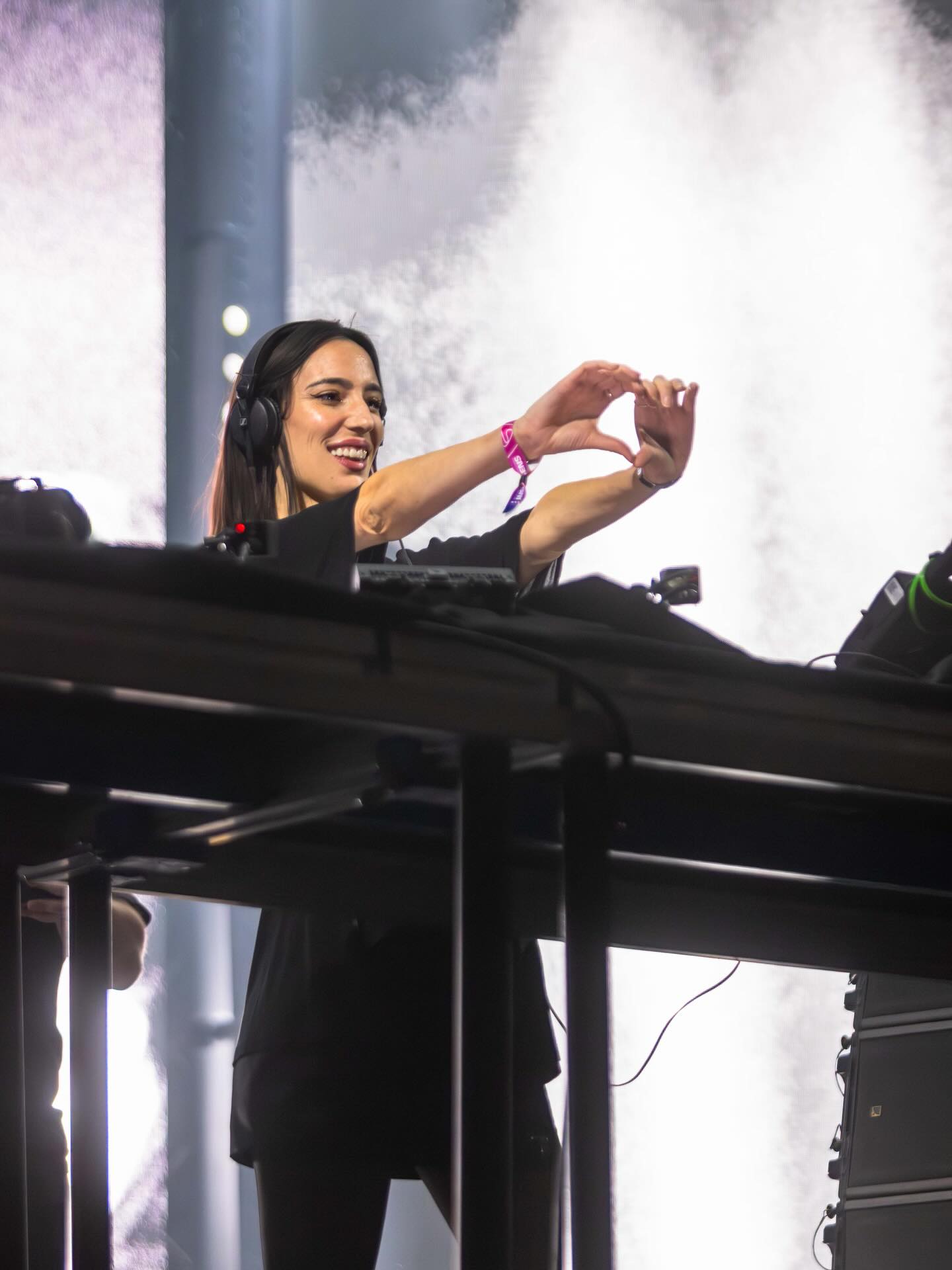 🔥 Amelie Lens desató “Aura” en Santiago 🔥 Una noche intensa, hipnótica y llena de energía ⚡
Si estuviste ahí… cuéntanos 👇
¿Cuál fue el mejor momento de la noche?
📸: @luisjanoph para @allaccesscl
Produjo: @street_machine
#AmelieLens #Aura #TechnoChile #Santiago #FiestaElectronica