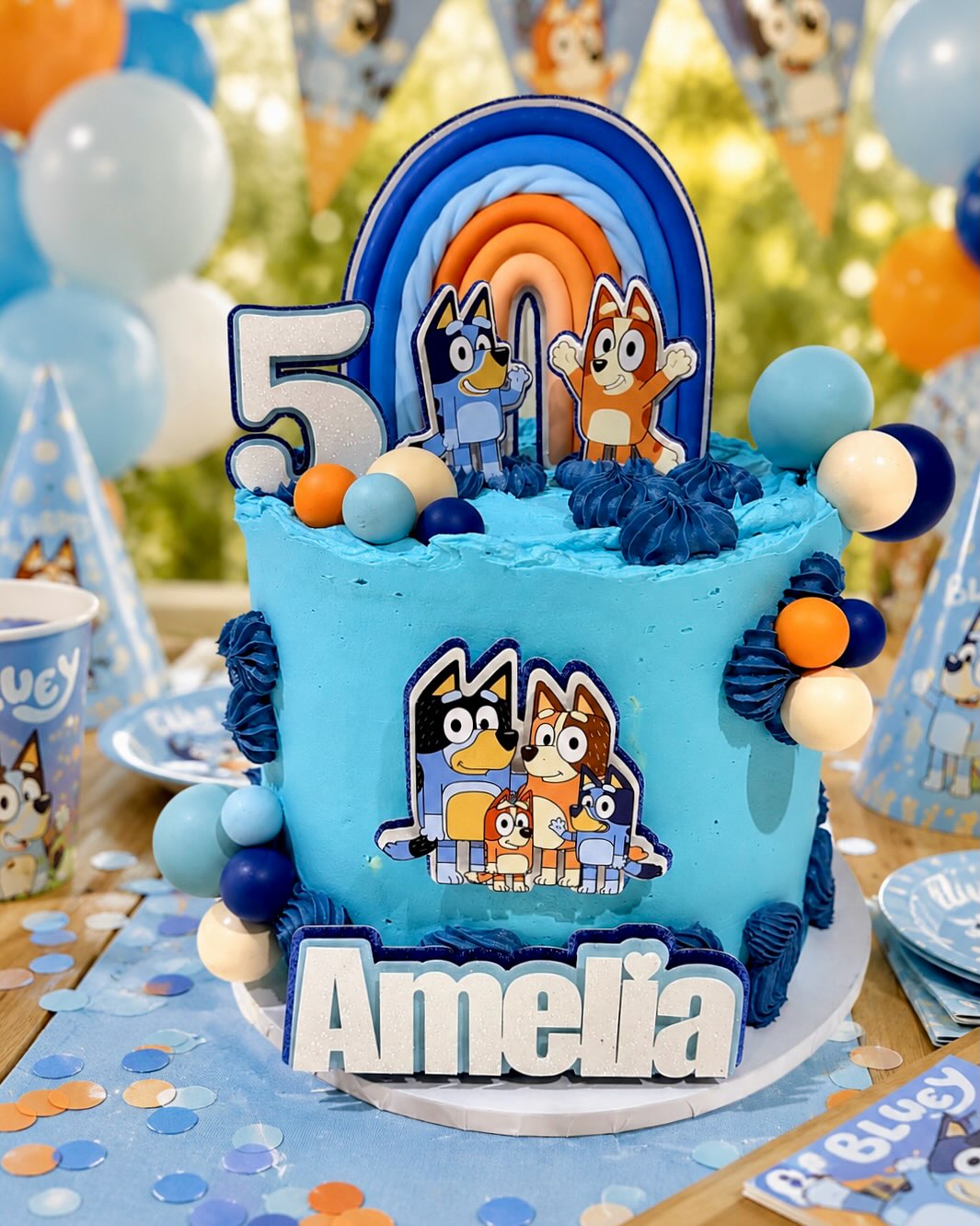 Happy 5th birthday Amelia 🎉 Bluey was the theme this year.
A Strawberry & White Chocolate Cake then finished with amazing toppers from @prettypressedvinyl 💖
#blueycake #blueyandbingo #blueyparty