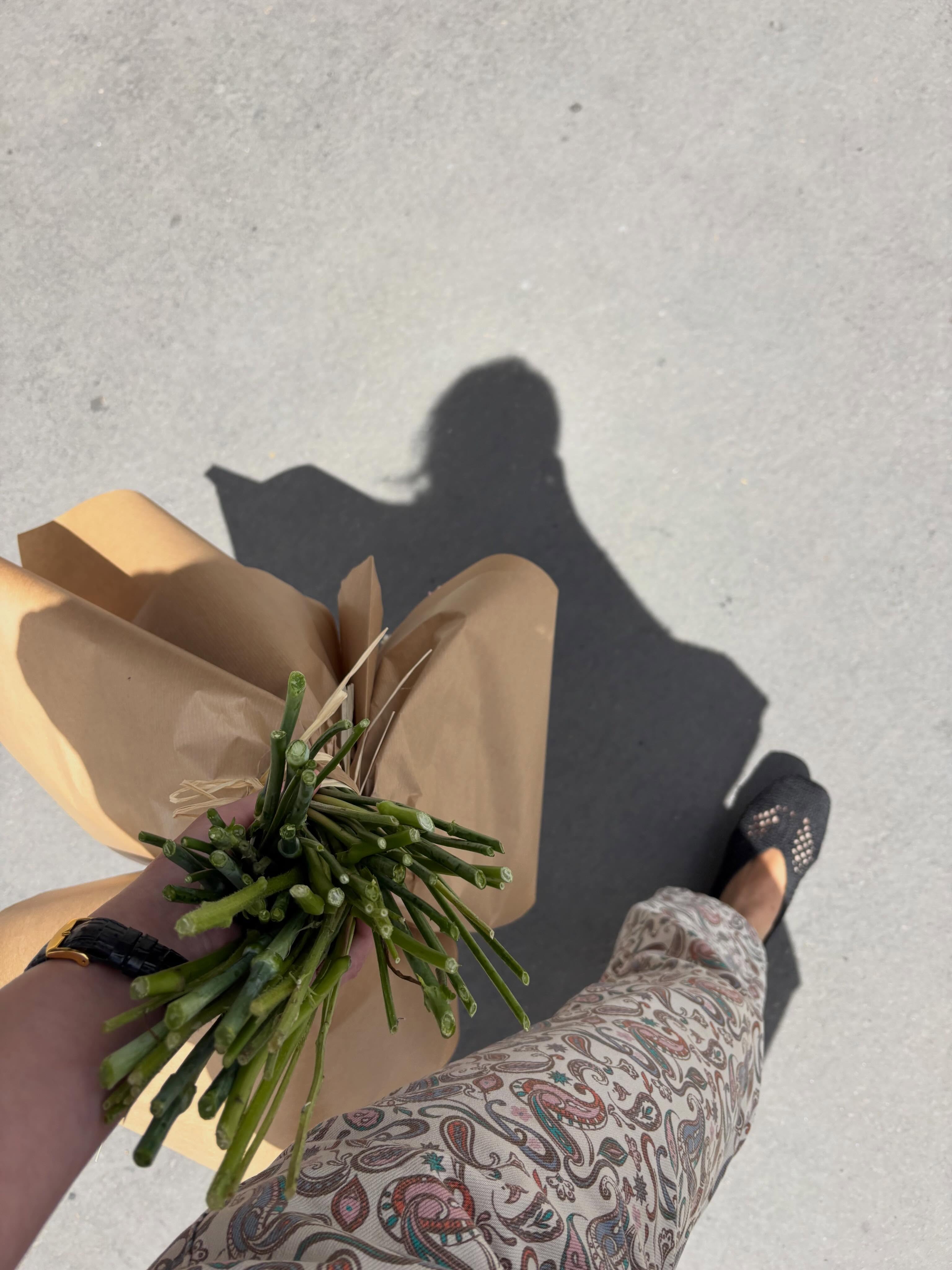 Bon dimanche fleuri ! 💐💐💐
Des fleurs partout, tout le temps - depuis 2022•
#fleuristelyon #livraison #bouquet