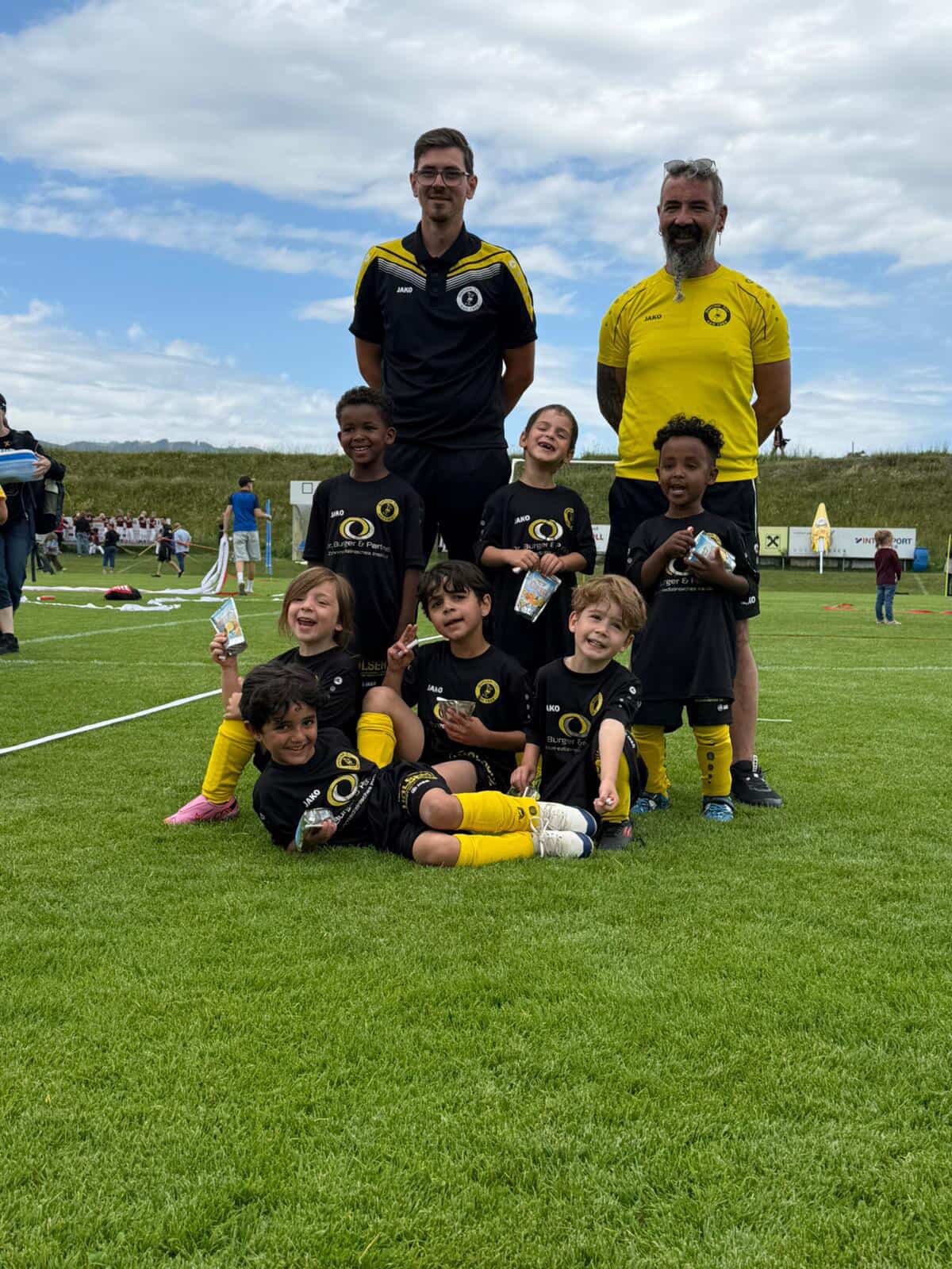 Unsere Bambini waren am Samstag Vormittag in Meiningen unterwegs. 🥳🥳
#bambinis #🖤💛 #sctisis