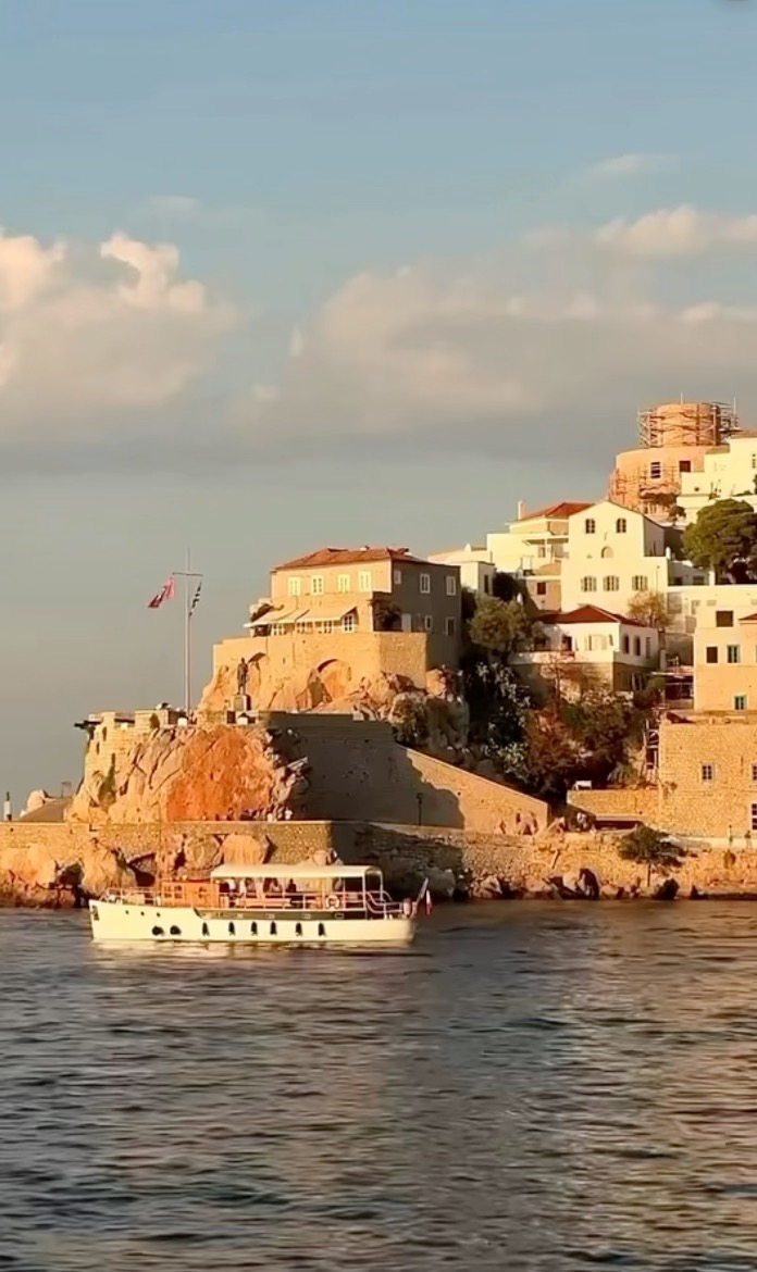 Every little extra counts, especially when it comes with a touch of luxury. A little extra goes a long luxe way with 15% commission on select Greek Escapes with Eclectic Greece.
For new bookings only, made for stays until the end of the season (October 2026), Eclectic Greece is delighted to offer 15% commission on a curated selection of Greek hotels, 12% on villas, and 10% on motor yachts.
From chic island retreats to private villa hideaways and luxury yacht experiences, they would love to help turn your clients’ Greece plans into something truly special. Can we tell you more? Ask us for details info@dominiquedebay.com or phone us at 1-212-752-1416 via WhatsApp 917-940-2407 #eclecticgreece #beeclectic @eclecticgreece #dominiquedebaycollection #virtuosotraveladvisor @evasaringala