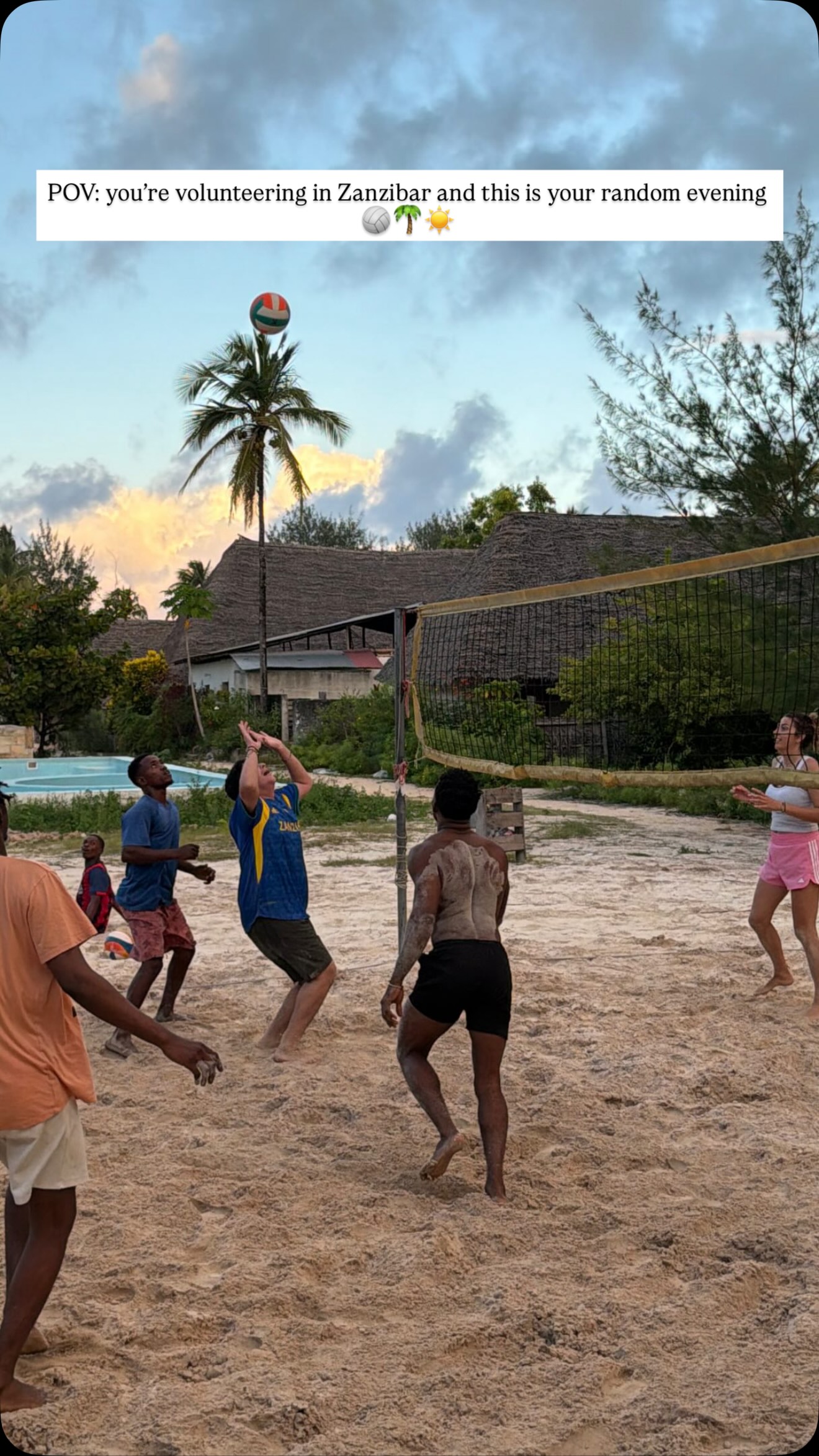 POV: you’re volunteering in Zanzibar and this is your random evening 🏐🌴☀️
#zanzibar #volunteer #volunteering #volunteerabroad #islandlife