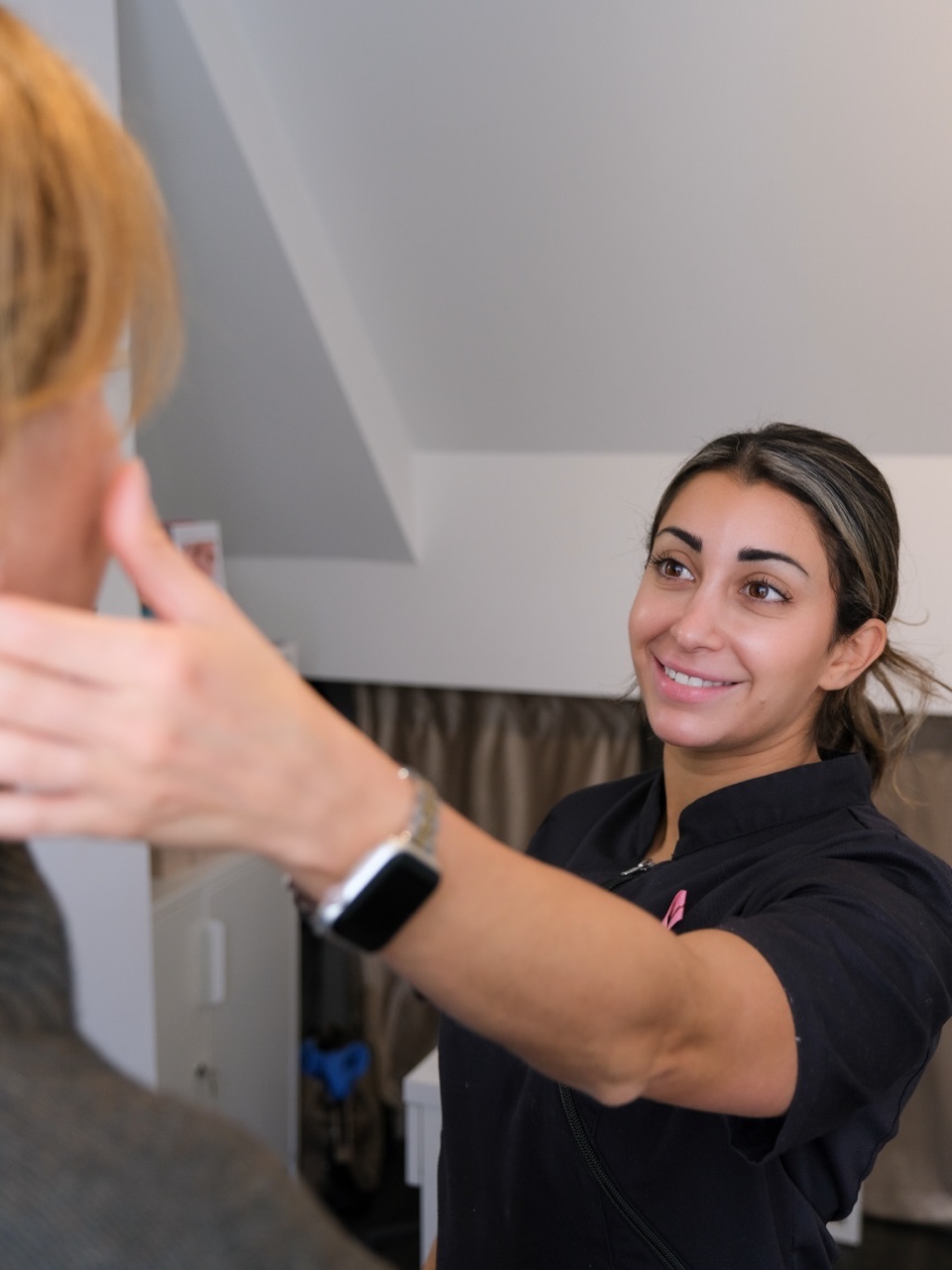 Hos Beautylin erbjuds både avkopplande och mer avancerade skönhetsbehandlingar. Alltid med omtanke, kunskap och ett personligt bemötande 🤍
Vi är också glada att välkomna Jessica till Beautylin ✨ Jessica arbetar med injektionsbehandlingar, och under sin första månad får du 25 % rabatt på behandlingar bokade hos henne.
Självklart finns Emma och Amal kvar precis som vanligt och hjälper dig att känna dig som ditt bästa jag hela sommaren ☀️🤍
Vi på Villa Ed
Inredningsbutik @villaedinredning
Klädbutik @villaed_by_glozzy
Café & Bistro @cafevillaed
Frisörer @villaed.frisorerna
Injektionsbehandlare @beautylin.se
Kroppsvård & Massage @lindaholtzkroppsvard
Inemotion Psykologi @inemotionpsykologi
Keramik @lerkallan
Skulpturskogen Villa Ed
Hundfrisör @tassochtrimbyjosefin