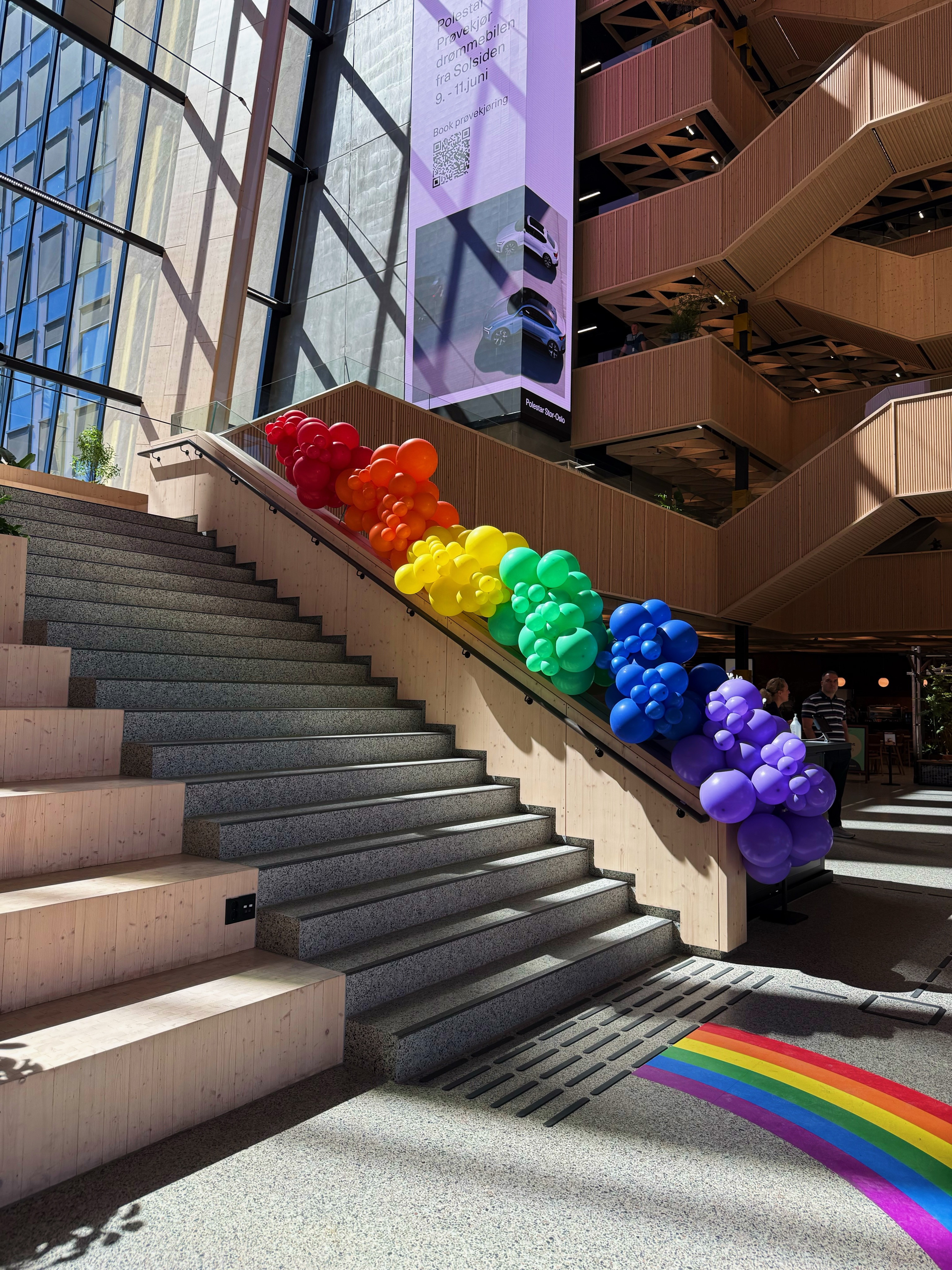 Vi tror på møteplasser der alle føler seg velkomne. 🏳️🌈✨ Happy Pride!