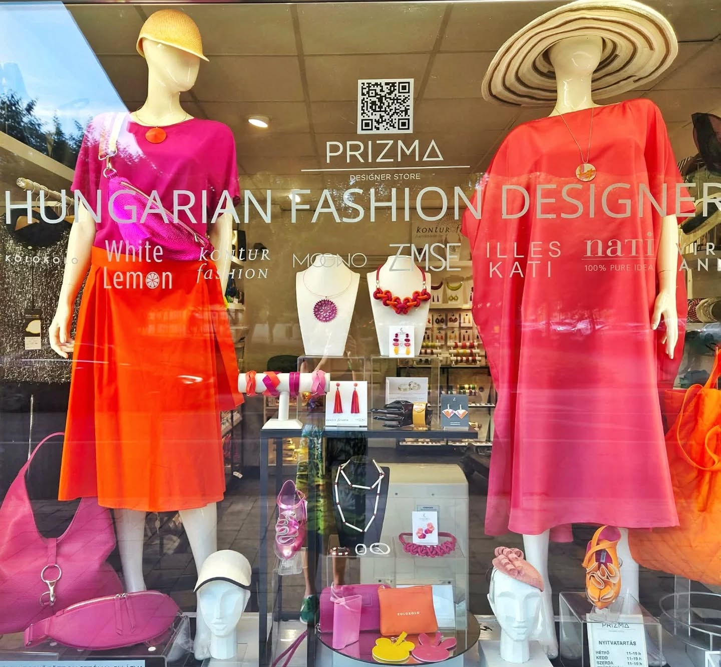Holnap zárva leszünk, de legtöbb tervezőnkkel találkozhattok hétvégén a @fiksziparmuveszetiszalon eseményén a Petőfi Irodalmi Múzeumban.
.
.
.
.
#prizma #prizmadesignerstore #designerstore #fashion #divat