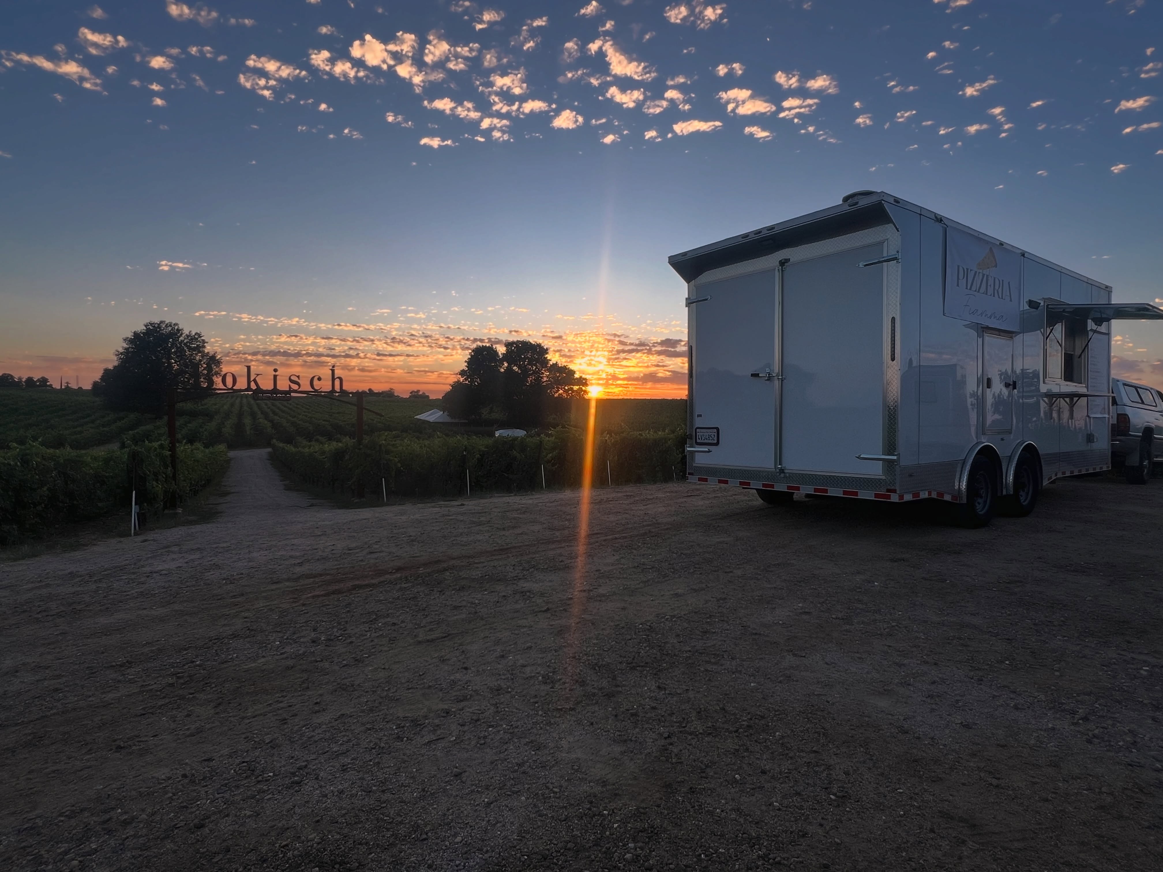 Such a pretty view tonight at @bokischvineyards 🌅
Be sure to catch us next time and mark your calendars this summer for:
Saturday June 20th
Saturday July 18th
Thank you again for having us out and we appreciate the support! 🍕