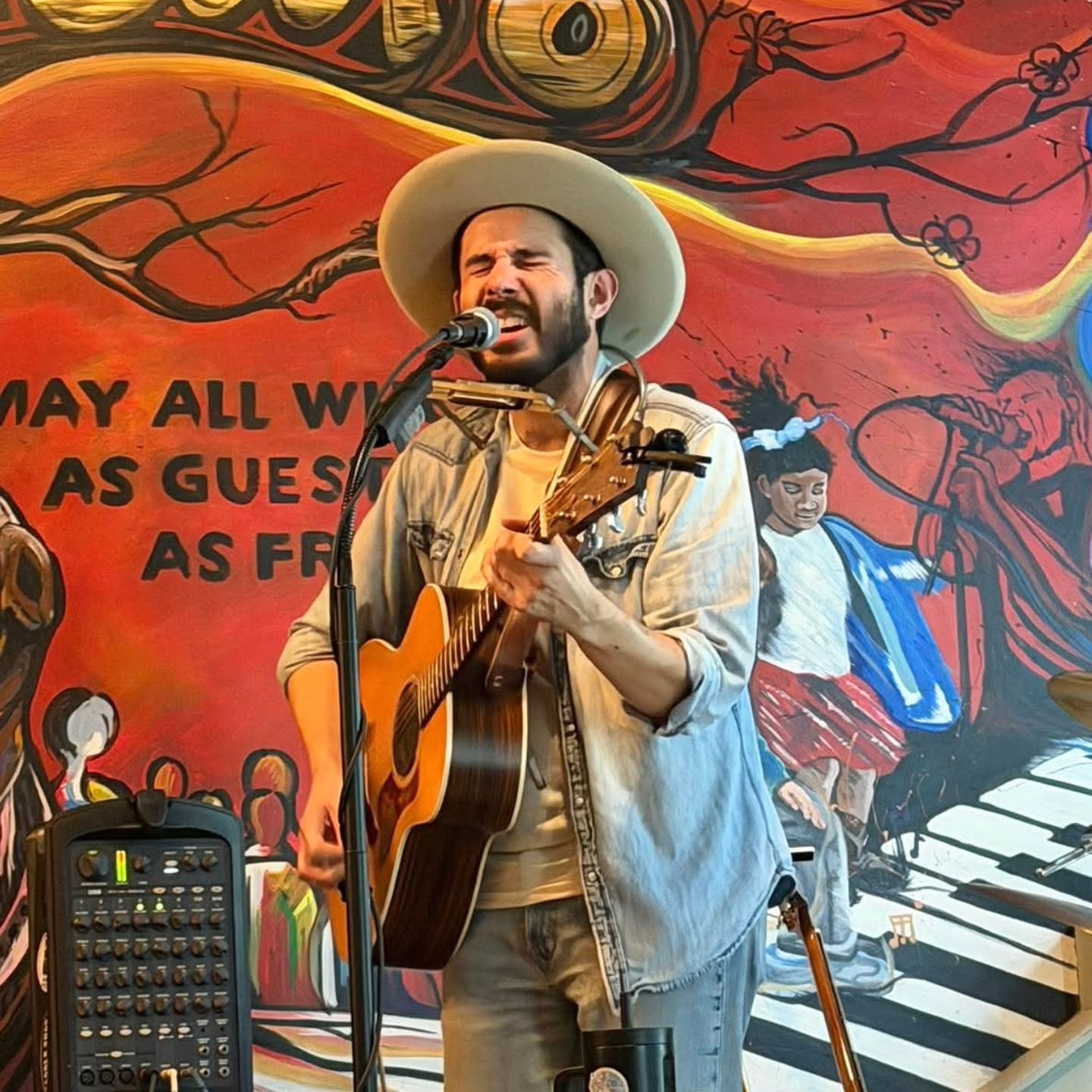 Big thanks to @kgtnradio & @roots118 last night was truly special! I felt very loved and saw so many friendly faces! love you guys! hope to see y'all at the next one! @sweetlemonkitchengtx June 12th 6:30pm - 8:30pm
#livemusic #folksinger #countrymusic #singersongwriter
