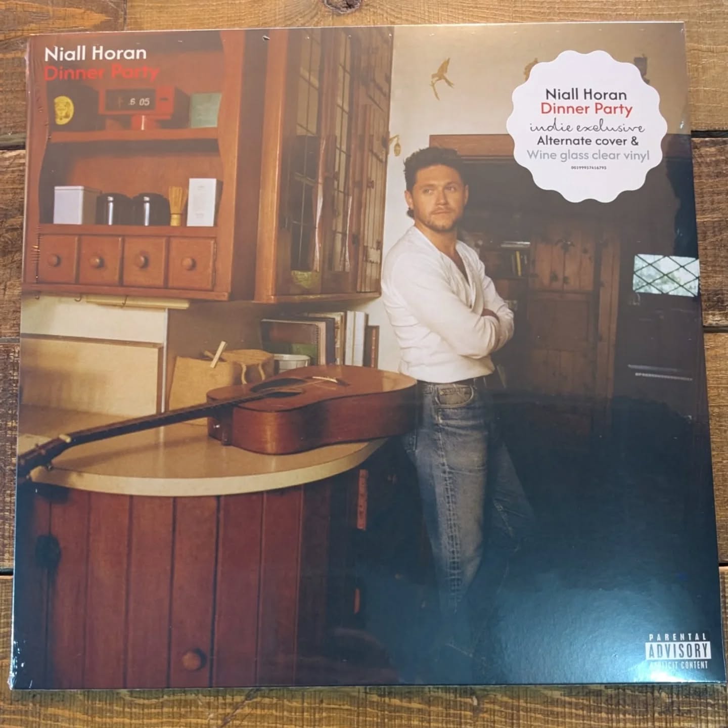 🧽 NMF 🎪
Bore da pawb.
It's New Music Friday again and there's quite a few shiny things in the shop today.
Kicking off with the new releases, we have Dinner Party from Niall Horan on 'wine glass clear' vinyl, Still Blooming by Jeff Goldblum, An Eraser And A Maze by Modest Mouse on 'Ocean Floor' vinyl and 8-Tracks, the latest comp by Pink Floyd. We have that on black and blue vinyl.
There's also reissues from Run The Jewels, Earth, Wind & Fire, Drowning Pool, The Feeling, Ezra Collective, Cannibal Corpse and *Nsync.
A busy day for soundtracks today too with Tron Ares: Divergence by Nine Inch Nails, the scores from all five Indiana Jones films (yes we even have the last two) and The Mandalrorian And Grogu.
As usual if there's anything you fancy please do get in touch.
Open until 5p.m. today and 10a.m-5p.m. tomorrow. We'll also be attending the Record Fairs Wales/Cymru Narberth Record Fair tomorrow in The Queens Hall Narberth.
Have a great weekend 😀
#thesecond45 #llanellirecordstore #newmusicfriday