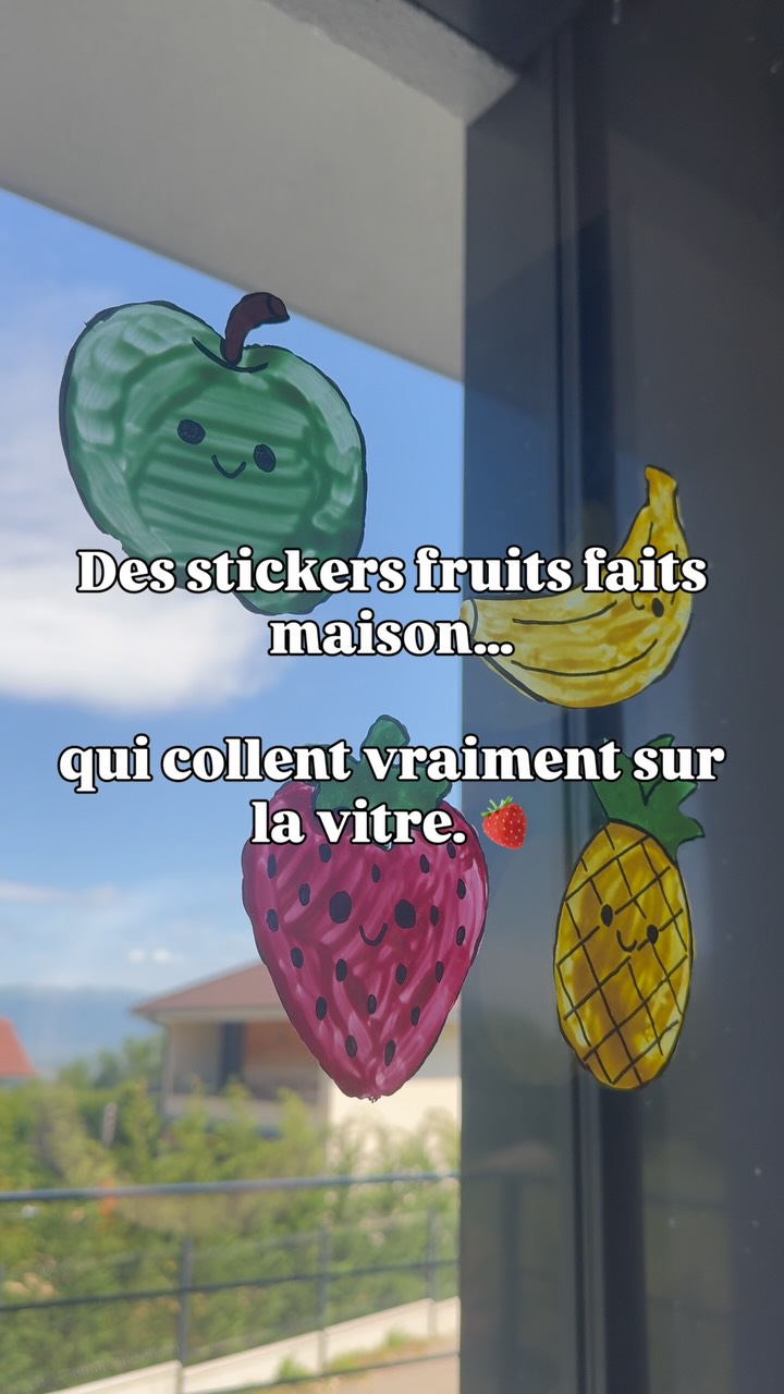 Des stickers fruits faits maison… qui collent vraiment sur la vitre. 🍓
Tu sais ces moments où ton enfant te tire la manche en disant qu’il s’ennuie… où tu cherches désespérément une idée… et où la tablette finit par s’allumer juste pour avoir la paix. 🤎
Je suis passée par là aussi. Tellement de fois.
Alors j’ai commencé à créer des activités simples, rapides et magiques avec ce qu’on a déjà à la maison. Et celle-ci… elle a rendu mon enfant tellement fier de lui. 🍓
Une activité créative et artistique maison qui développe la créativité, la motricité fine et le lien parent-enfant. Et il y a un petit ingrédient secret qui fait toute la différence. 🌿
Cette activité fait partie de la Méthode 0 Écran et si tu souhaites uniquement cette activité, tu peux aussi la retrouver dans les DIY de Marion. 🌿
Plus de 50 activités DIY créatives, sensorielles et magiques pour transformer tes mercredis, tes week-ends et tes vacances. 🌿
Plus de 100 familles ont déjà transformé leur quotidien grâce à elle. 🤎
Je sauve tes mercredis, tes week-ends, tes vacances, mais aussi ta patience. 🌿
Commente FRUIT et je t’envoie la Méthode 0 Écran 🍓
#maman #activiteenfant #parentalitebienveillante #sansecran #bricolageenfant