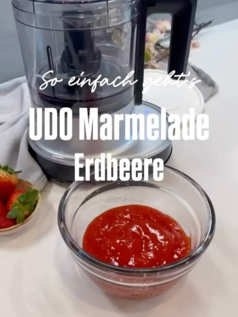 Erdbeermarmelade ohne Kochen - Schnelles Rezept mit dem UDO Multizerkleinerer Up & Down.
Das Rezept findest du auf der 2 Seite oder bei www.martinaziehl.de/blog