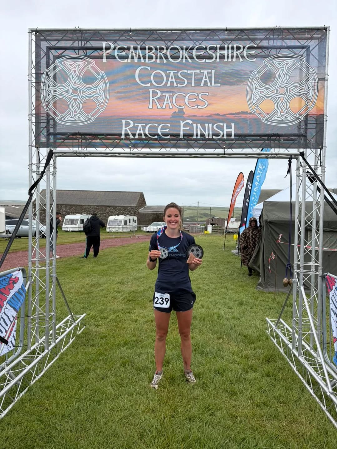 Whilst a contingent of 🐸's are registering today for the 113 Event tomorrow, we had a member casually come 1st🥇in one of the Pembroke Coastal Races... Apparently, it was 'very easy' to run a 52 km race (🤥!)... 🤯🤯
Well done @storm_hayward what an epic achievement!! 🐸🎉💪🏼