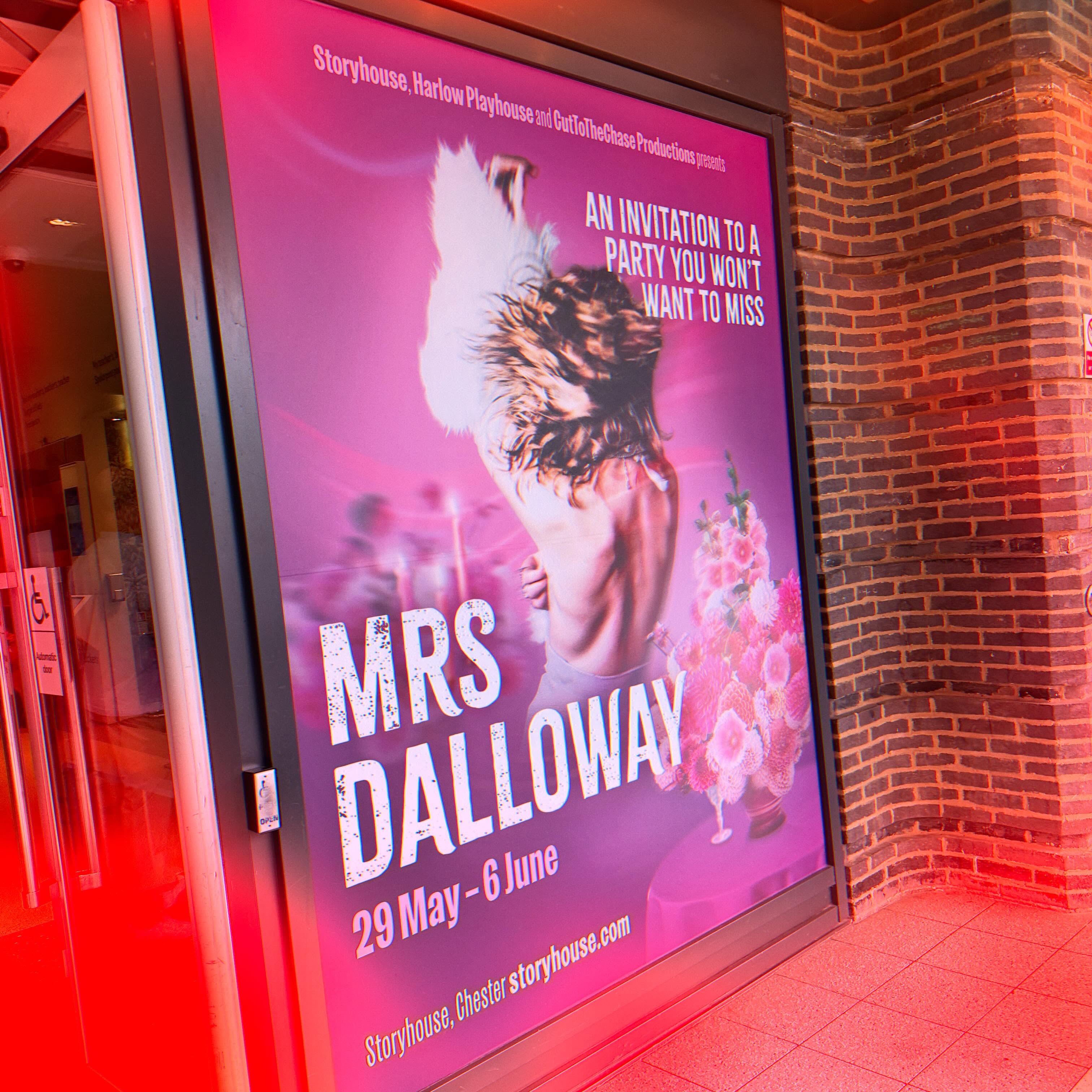 Another night at the theatre, this time closer to home at the wonderful @storyhouselive to see the fantastic talents of @kit_green giving her Mrs Dalloway (as well as all the other characters) in this brilliantly effective staging. Kit has such a fabulous rapport with an audience and makes everyone feel part of the shared experience of going to a theatre. The show will transfer to @wiltonsmusichall if you can't catch it here. Beautiful