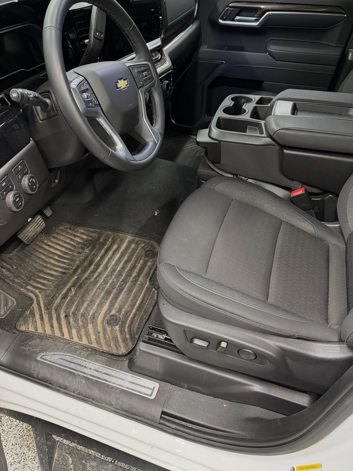 โผ๏ธ Does your vehicle need a good deep clean reset?!
This Chevy Silverado came in for our premium interior detail & looks/feels like new again!
Give us a call to get your vehicle detailed & looking like new again! ๐
CALL โ๏ธ: 218-731-4653 to book an appointment.
LAKES ELITE DETAIL ๐
1110 N Broadway Pelican Rapids, MN