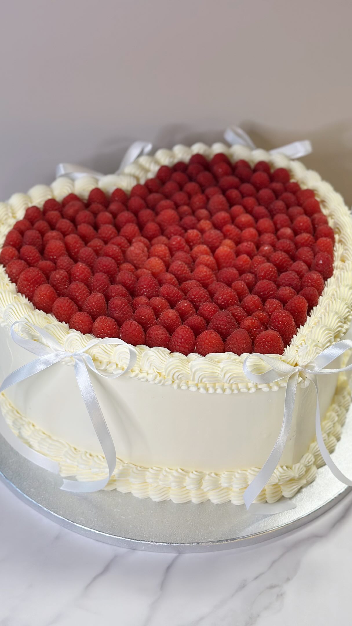 Un gâteau de mariage que j’ai adoré réaliser 🫶🏼#sucreetcel #ecublens #cakedesign #gateaupersonnalise #weddingcake