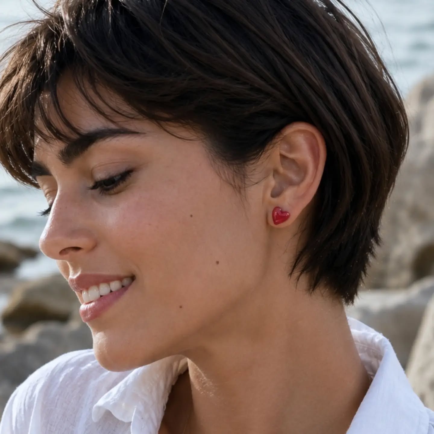 ❤️ Cuori, pesciolini, fiorellini...
Impossibile sceglierne uno solo.
Piccoli, leggeri e pieni di colore, sono quegli orecchini che finiscono per seguirti ovunque: al mare, in città, in vacanza o durante una giornata qualunque.
Perché a volte basta un dettaglio minuscolo per cambiare tutto.
E diciamolo... uno non basta mai. 😉
✨ Disponibili in tante forme e colori.
www.italycrazyclay.com
#italycrazyclay #orecchiniartigianali #orecchiniceramica #fattoamano #handmadeitaly