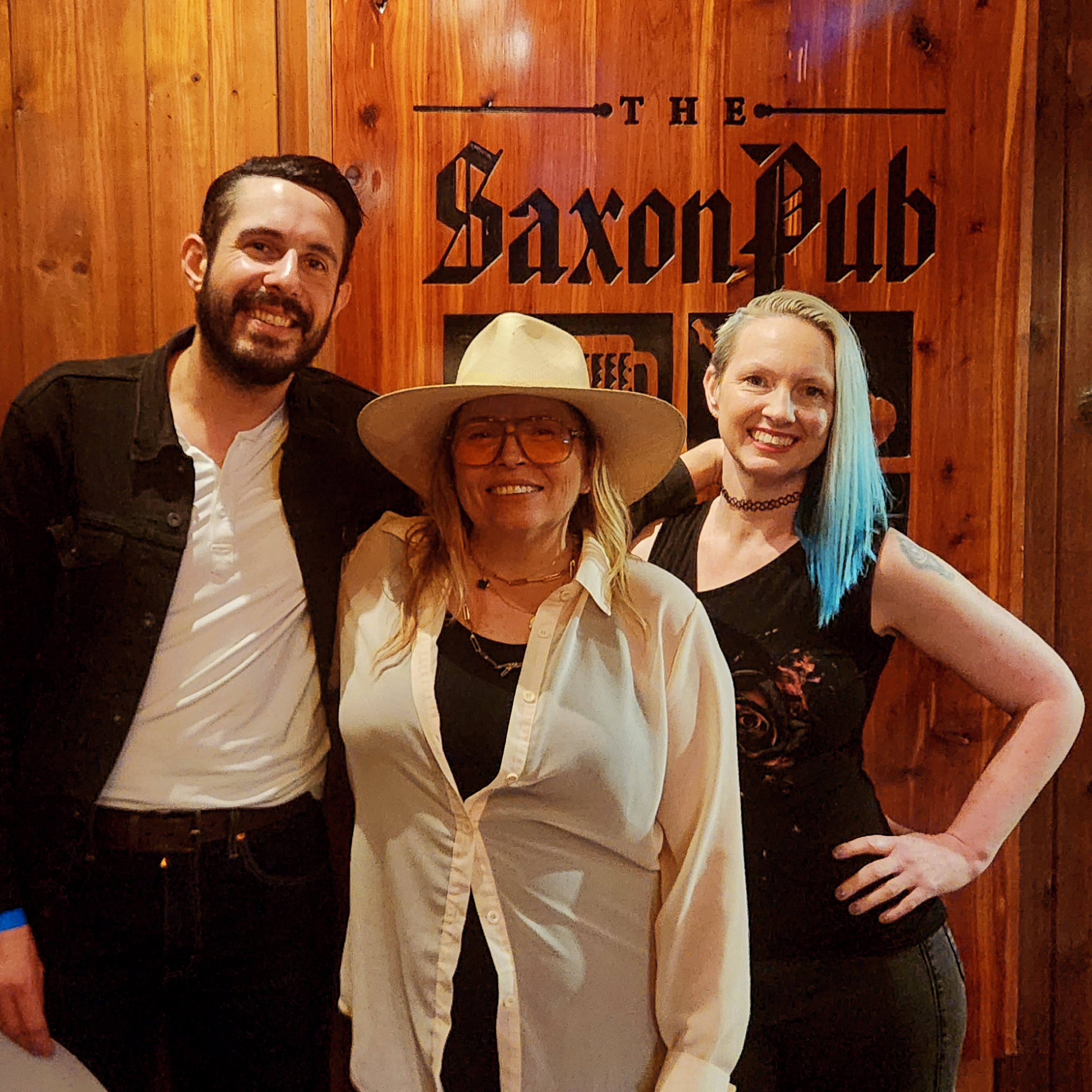 absolute pleasure meeting @ellareidmusic at The Saxon tonight! killer performance! well done! π
#livemusic #ellareid #austintx #saxonpub