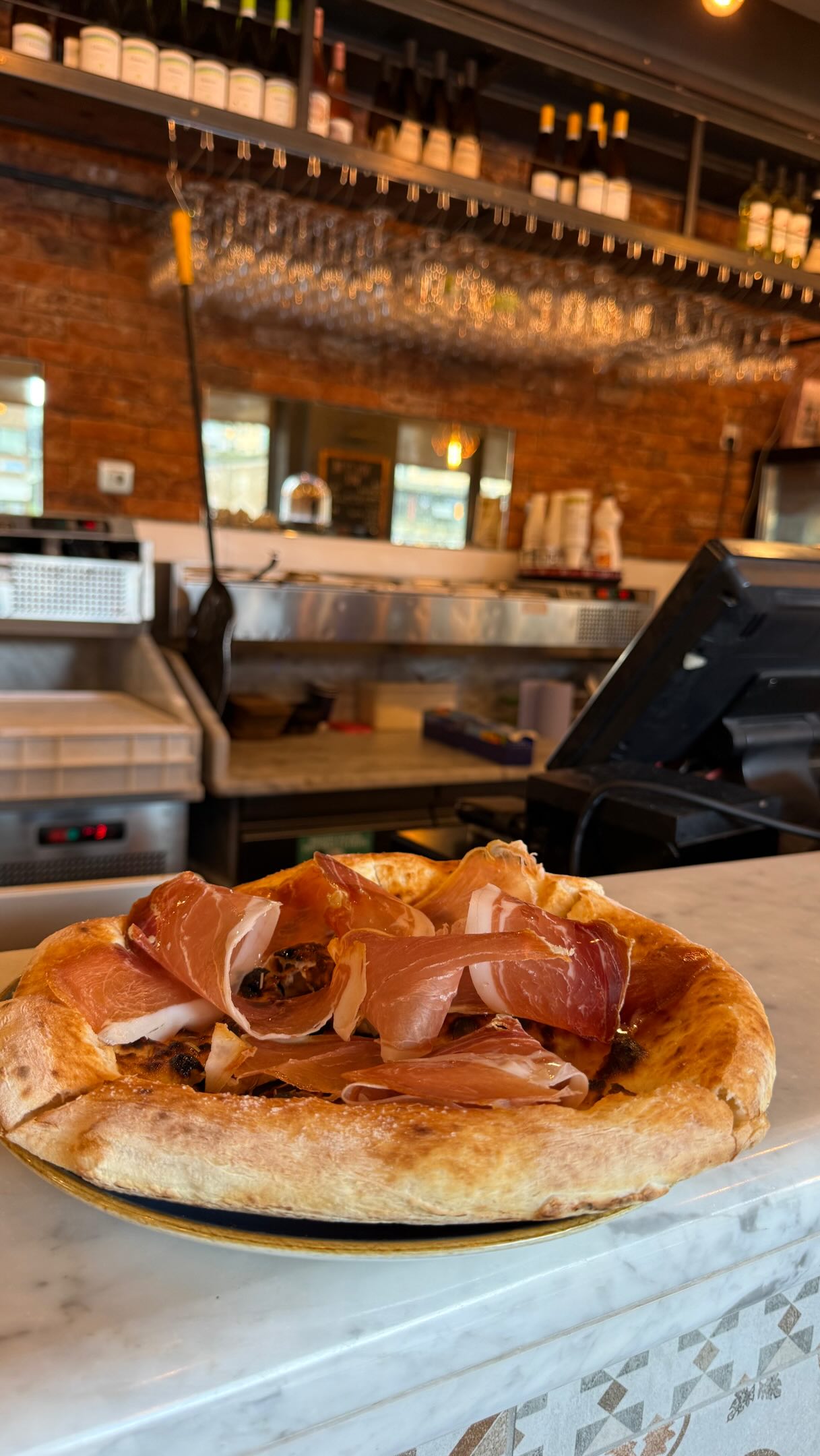 A true Italian horror story ๐๐
#dublinfoodie #italianfood #dublin #pineappleonpizza #dublineats