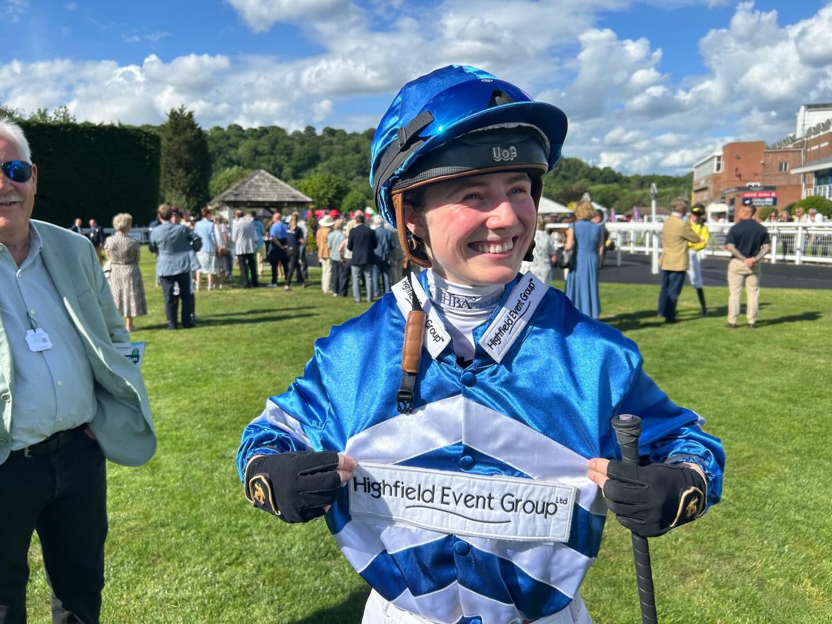 Everyone at The Highfield Event Group Ltd, a leading supplier of marquees and event management in East Anglia and beyond, was absolutely thrilled to see our name proudly displayed on the silks of one of British horse racing’s brightest young talents, Saffie Osborne, for two exciting races at Nottingham Racecourse this week. Saffie, who has firmly established herself as a formidable force in flat racing with multiple high-profile victories, sported the Highfield brand as she took to the track. The talented jockey navigated Sharp Romance to victory and gave invaluable experience to the young filly, Miss U Gino for trainer Philip ‘Charlie’ McBride and connections at the course. Partnering with an elite athlete who has dedication, precision and a drive for excellence aligns perfectly with our core values at Highfield and seeing our logo on her racing silks underpins our commitment to supporting horse racing as we do. We wish Saffie the very best of luck for all her upcoming rides and look forward to seeing her again soon. 🐎