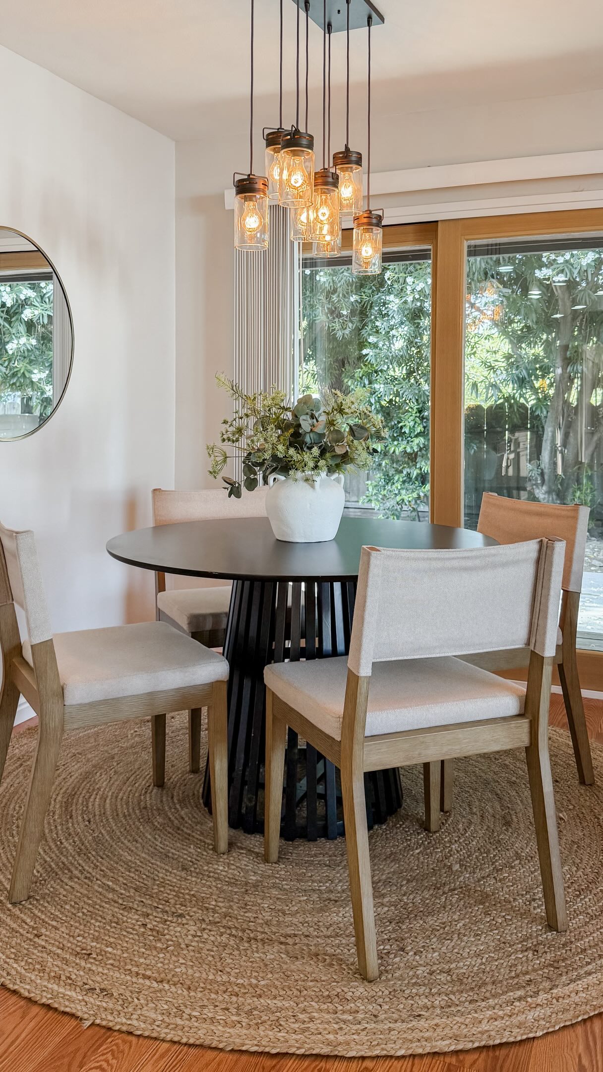 Most buyers in Chico… aren’t actually from Chico.
Let that sink in for a second.
A huge portion of our buyer pool is coming from places like
San Francisco,
Los Angeles, and even
Sacramento.
They’re leaving:
– Higher price points
– Faster pace
– Smaller spaces
And coming here for:
– More home
– More lifestyle
– More breathing room
But here’s the part most people miss 👇
These buyers aren’t lowering their standards…
they’re bringing them with them.
They’re used to:
– Clean, intentional design
– Spaces that feel elevated
– Homes that photograph beautifully
So when your listing hits the market, you’re not just competing locally…
you’re competing with what they just left behind.
That’s why staging isn’t extra—it’s strategy.
It’s how we:
✔️ Help buyers emotionally connect
✔️ Tell the story of the home
✔️ And position your property to stand out online first
Because in today’s market?
You don’t get a second chance at that first scroll.