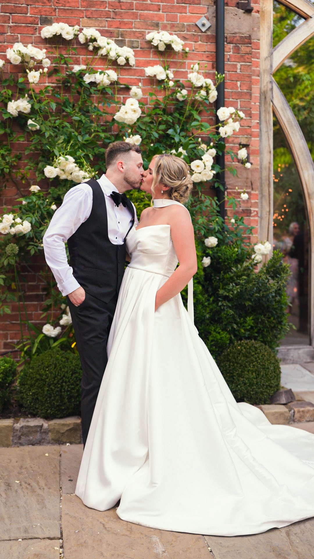 This was the hottest day of the year so far, but what a day it was ☀️Congratulations to @rossturner97 and @chloeturner__x
Supplier love:
Venue: @shustokebarn
Video: @specularvisuals
Content creator: @yourstory_bylouise
Photo: @elliepoolephotography
MUA: @lookbydanielleguiden
Cake: @quality_cake_company
#weddingvideography #birminghamwedding #shustokefarmbarns