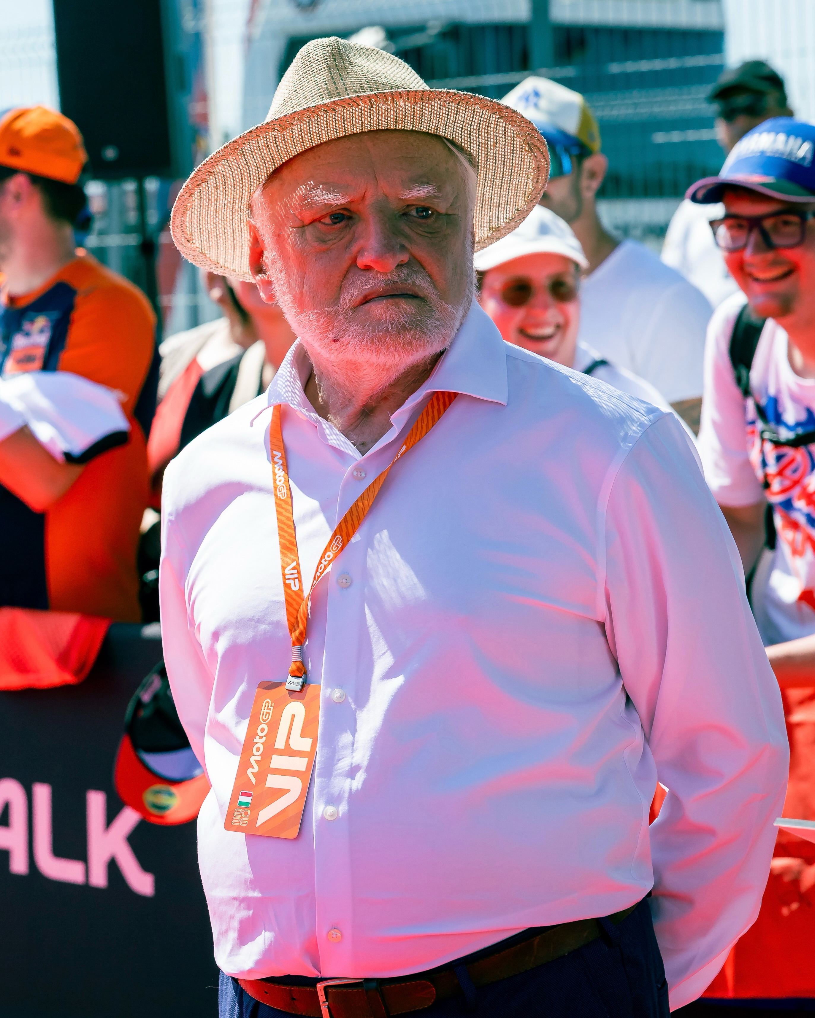 If it’s MotoGP, you don’t need to hide the pain. 🫡
@motogp @painharold