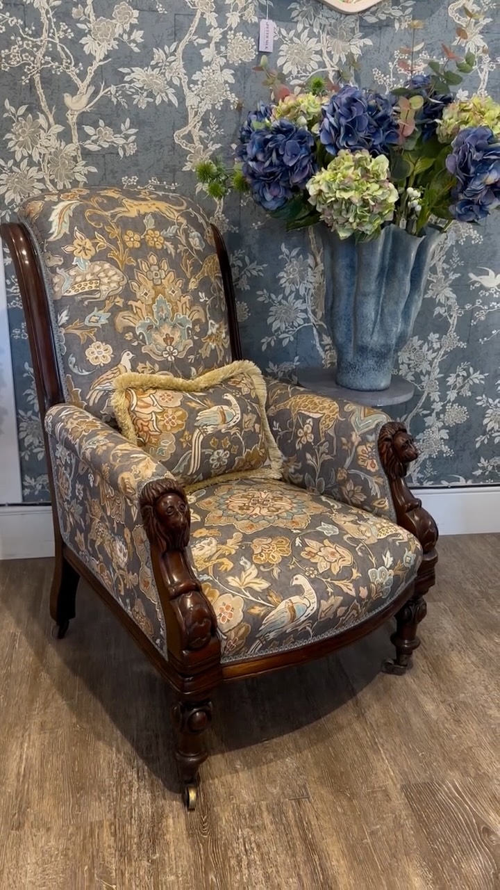 This Victorian mahogany armchair has been lovingly restored and reupholstered in Mulberry’s Wild Things fabric, paired with a brushed fringe cushion and houlés braid.
With beautifully carved lion arms, turned carved legs and original brass castors… it really is one of a kind!
Available in our Helmsley showroom or message us for more details ✨
#antiquefurniture #mulberryhome #countryhouseinteriors #restoration #reupholstery