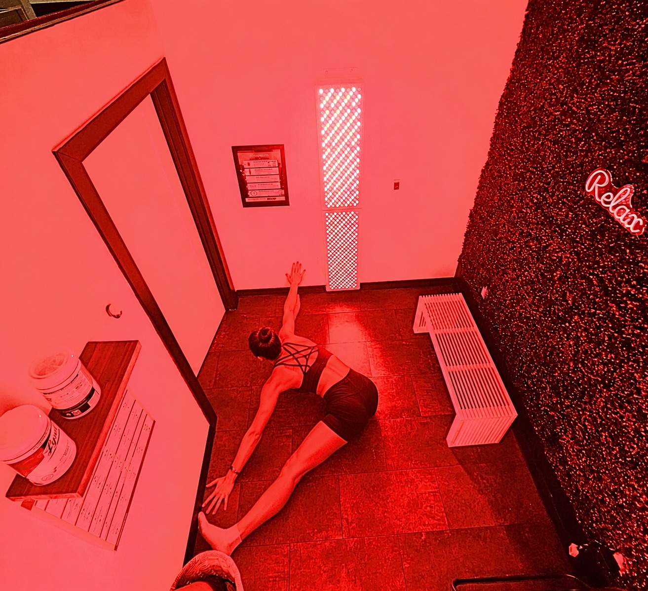 We use red light therapy to speed tissue repair and restore energy without taking up your week. Short sessions reduce inflammation, accelerate muscle recovery, and slot easily into training plans. Try our professional-grade equipment at Plunge Boston for consistent, clinical-style results close to Wakefield & Melrose. Link in bio to grab a day pass or learn more about our studio and how it can accelerate your health and wellness goals. 💡🏃♀️💪🔥
What’s your go-to recovery routine? Share below. #WakefieldMA #MelroseMA #RecoveryForRunners #RedLightTherapy