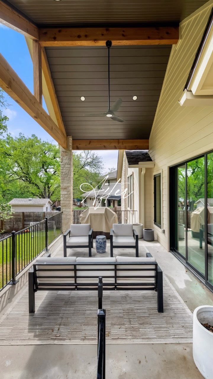 This patio transformation turned an underused space into the perfect spot for morning coffee, family gatherings, and relaxing evenings under the stars. It’s amazing what thoughtful design can do to create a space that feels both beautiful and inviting. #BeforeAndAfter #PatioTransformation #OutdoorLiving #SamanthaKateInteriorDesign #SummerLiving