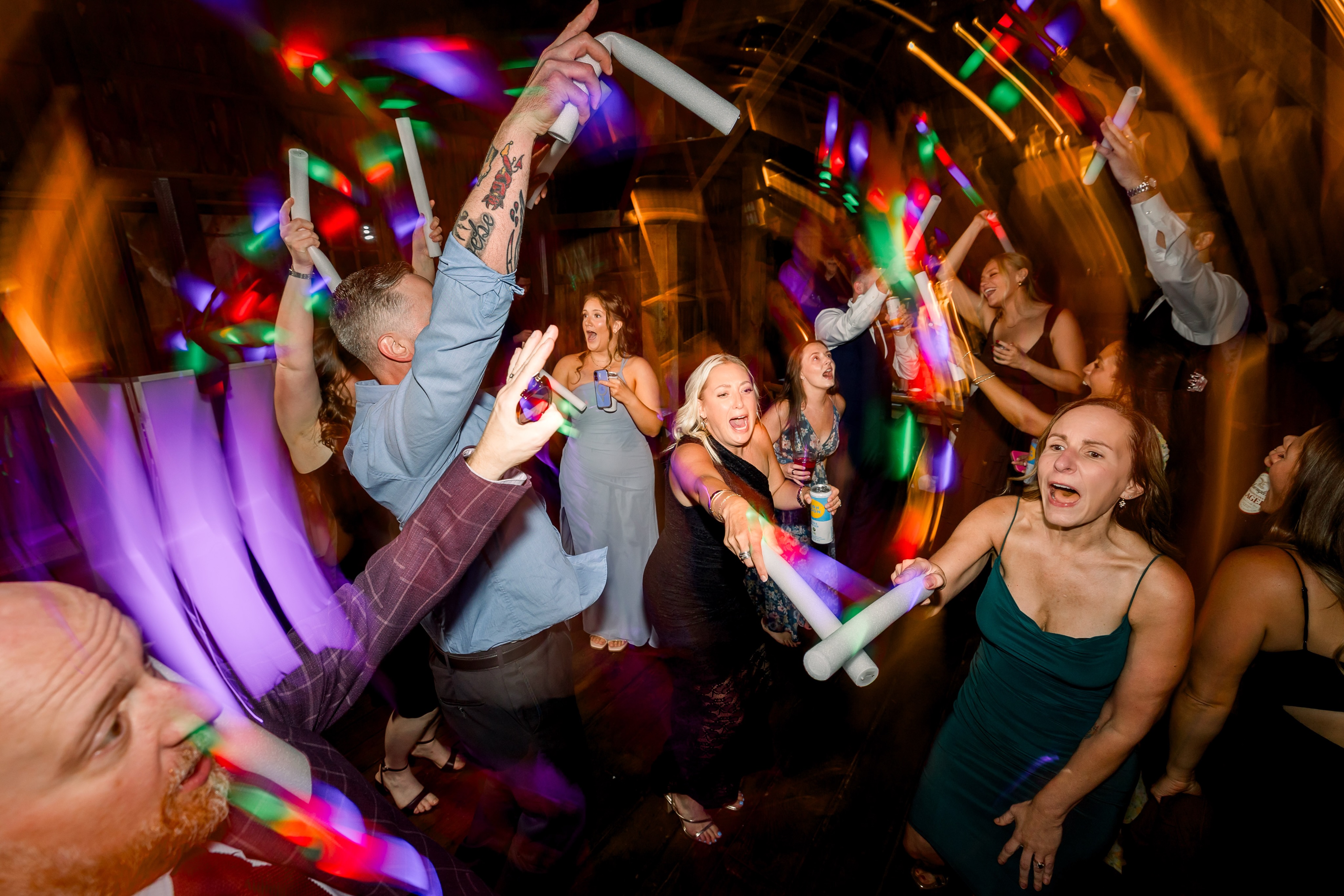 Party vibes all night! #3WESTweddings | 📸 @joeltphotography | venue: @thefarmateaglesridge